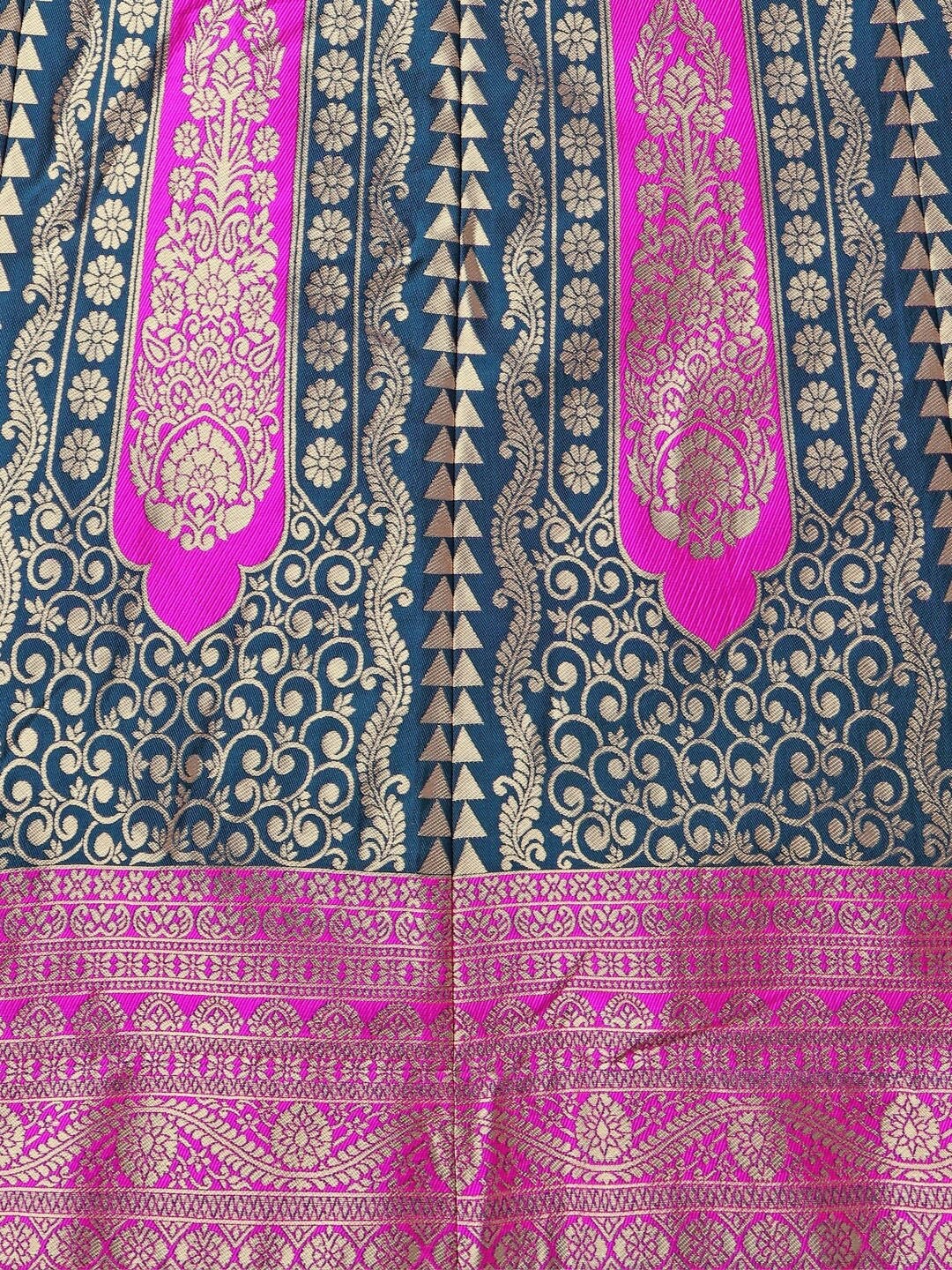 Banarasi Style Lehenga & Unstitched Blouse With Dupatta
