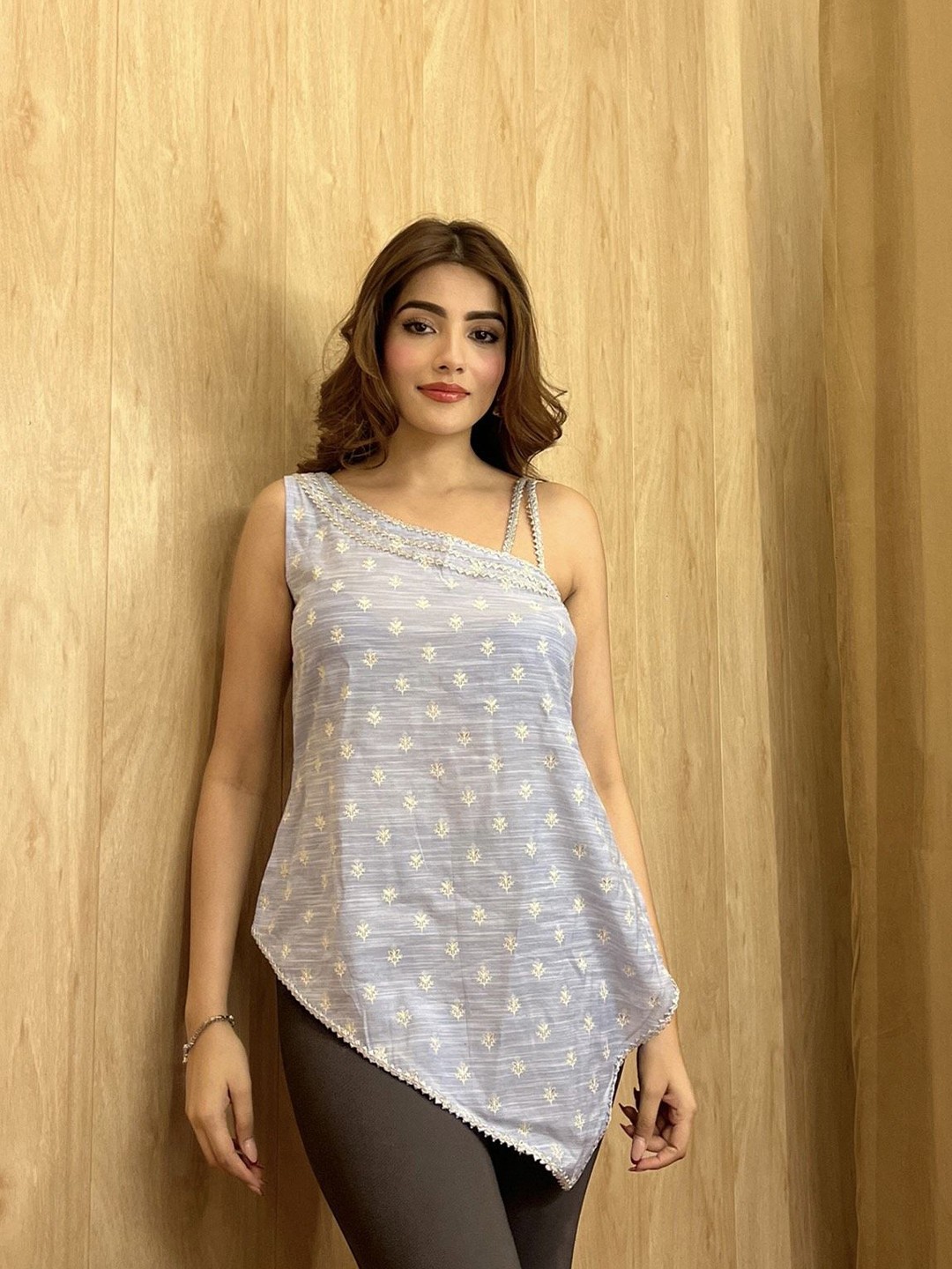 Short Asymmetric Kurti