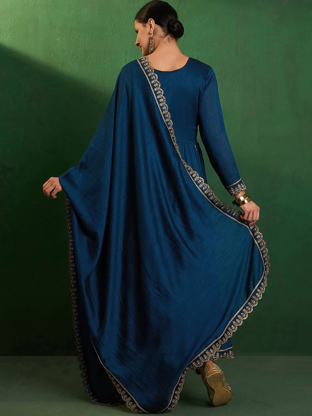 Zari & Sequence Embroidered Round Neck Anarkali Kurta 