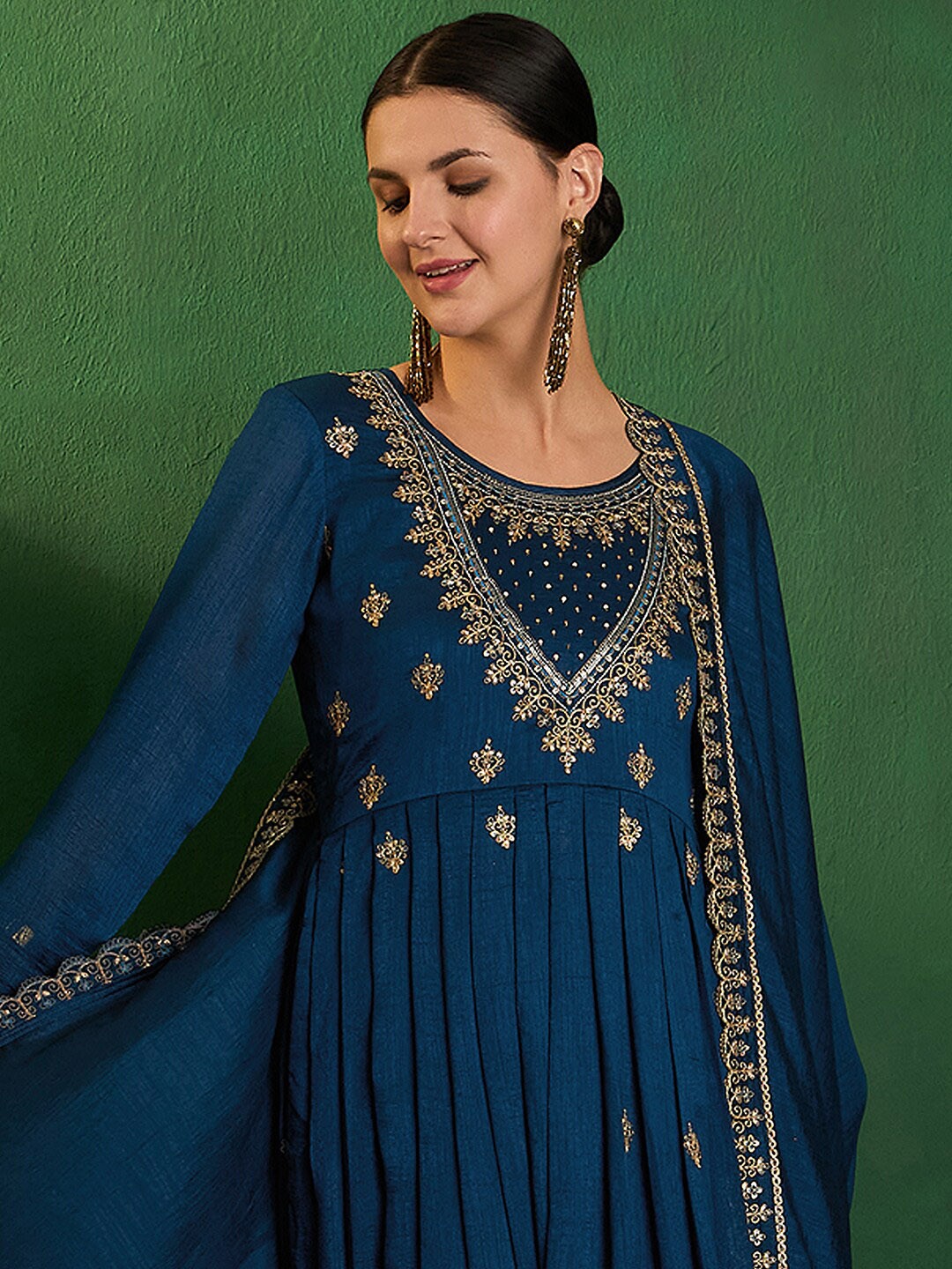 Zari & Sequence Embroidered Round Neck Anarkali Kurta 