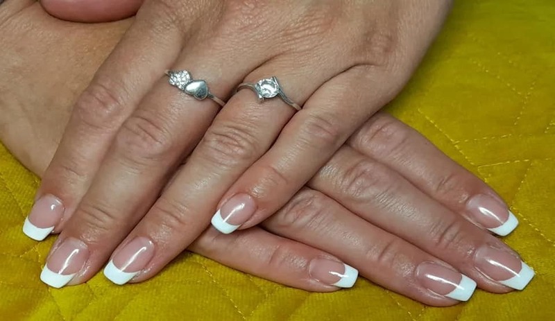 Extension capsules ou chablons French