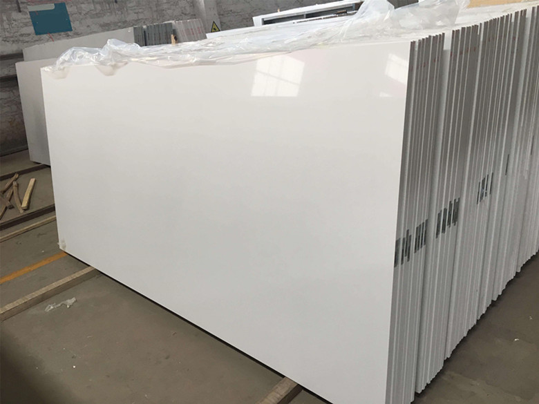 PLAIN WHITE