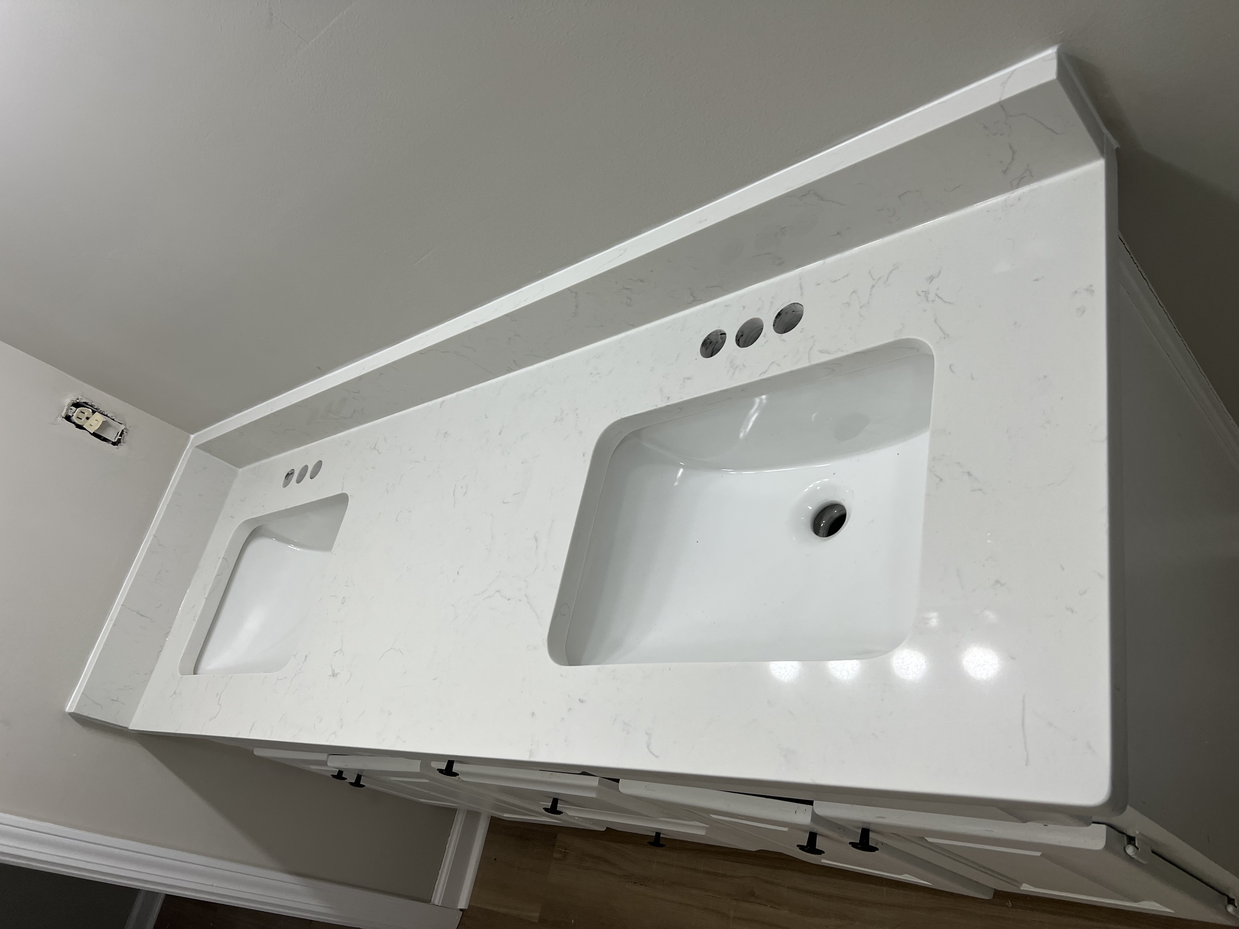 CARRARA WHITE