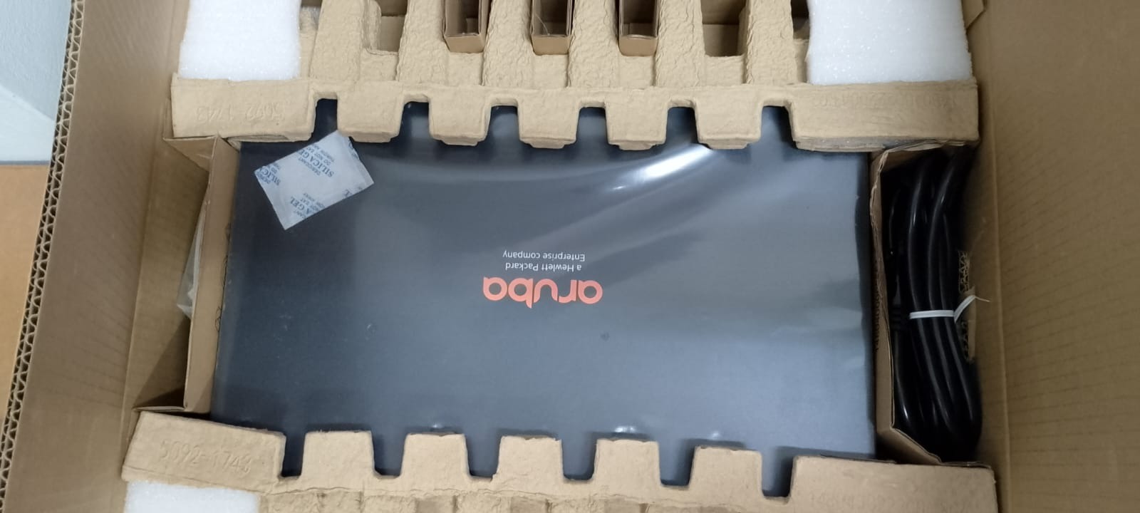 Switch HPE Aruba Networking 2930F 48 G PoE+ 4SFP 740 W