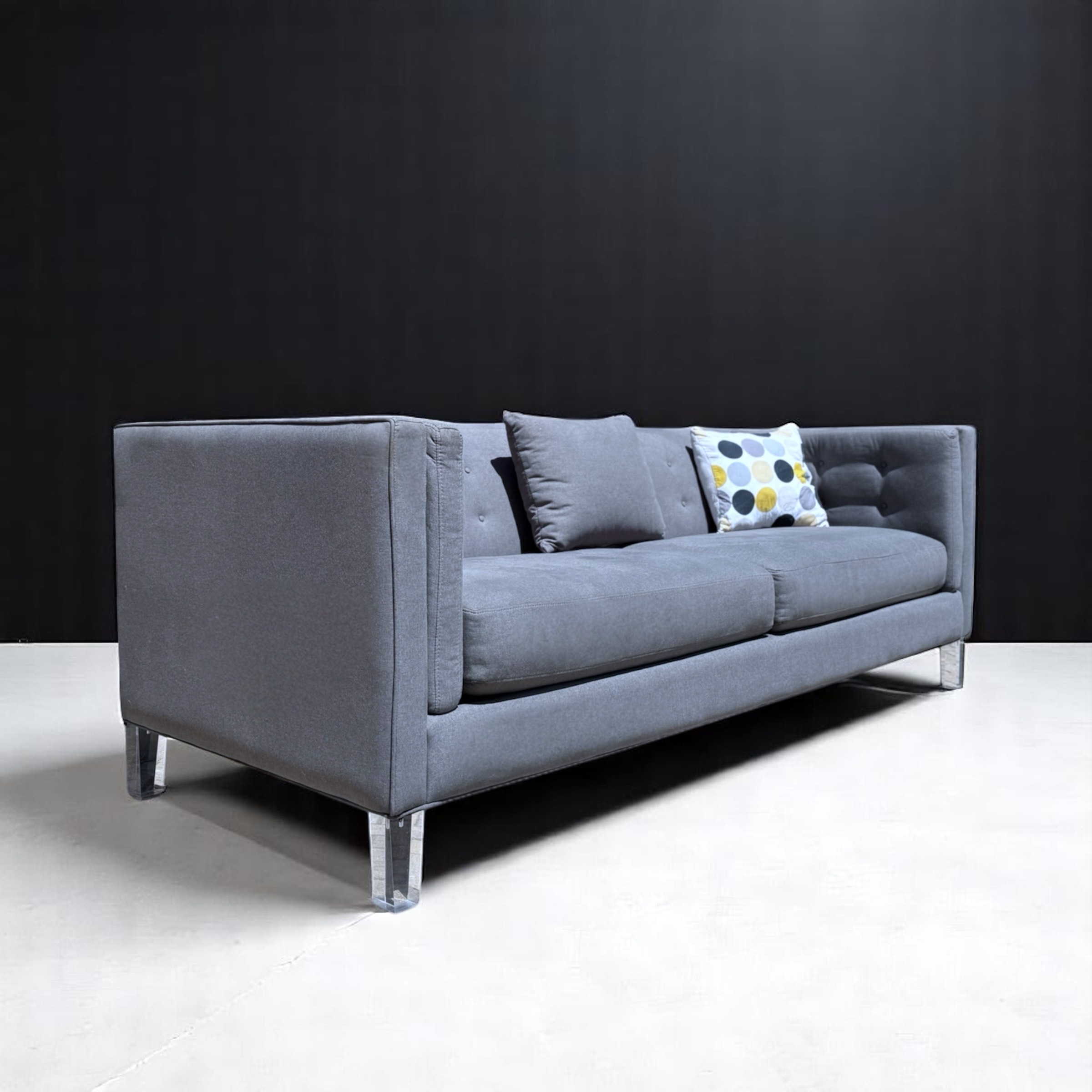  Crate & Barrel Sofa – Just Like New Selected
