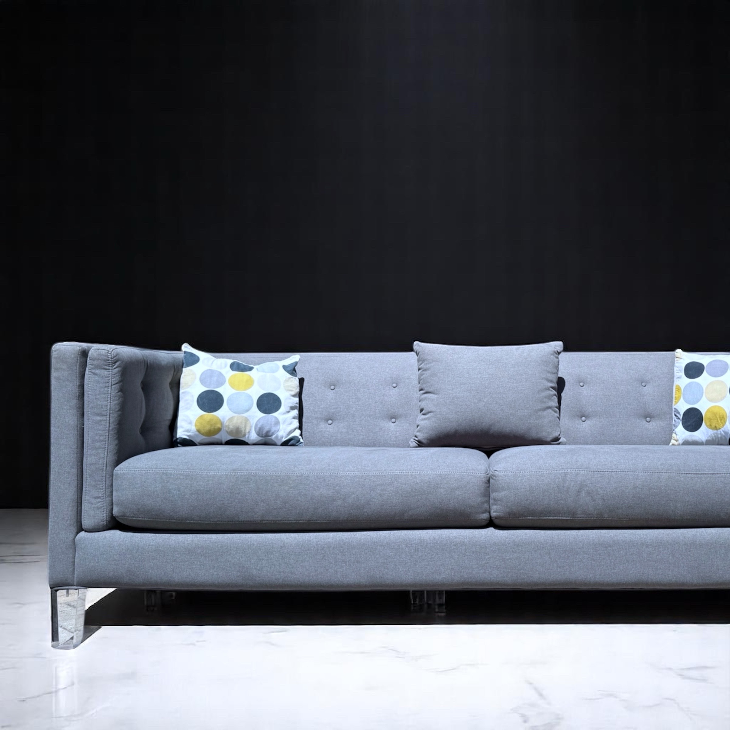  Crate & Barrel Sofa – Just Like New Selected