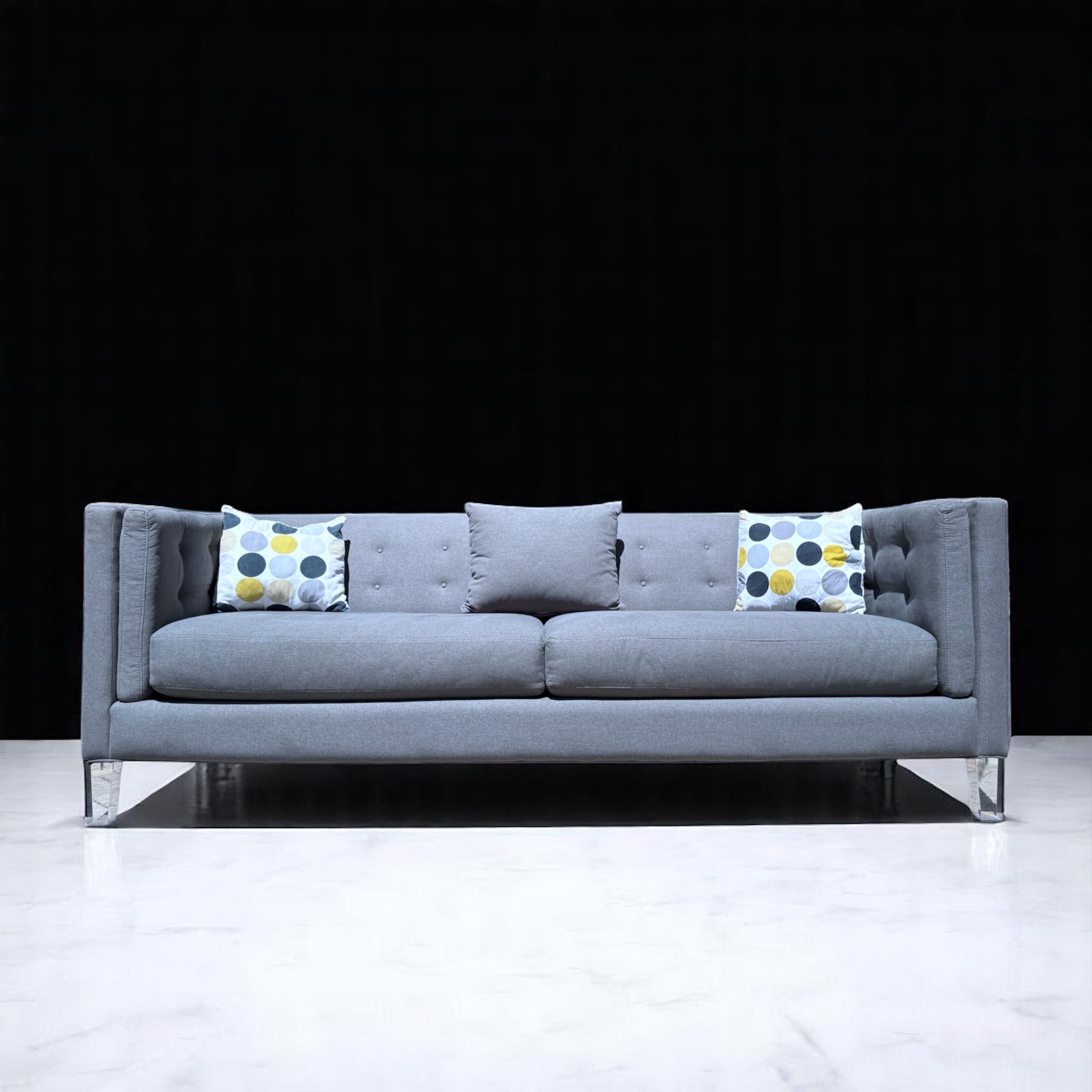  Crate & Barrel Sofa – Just Like New Selected