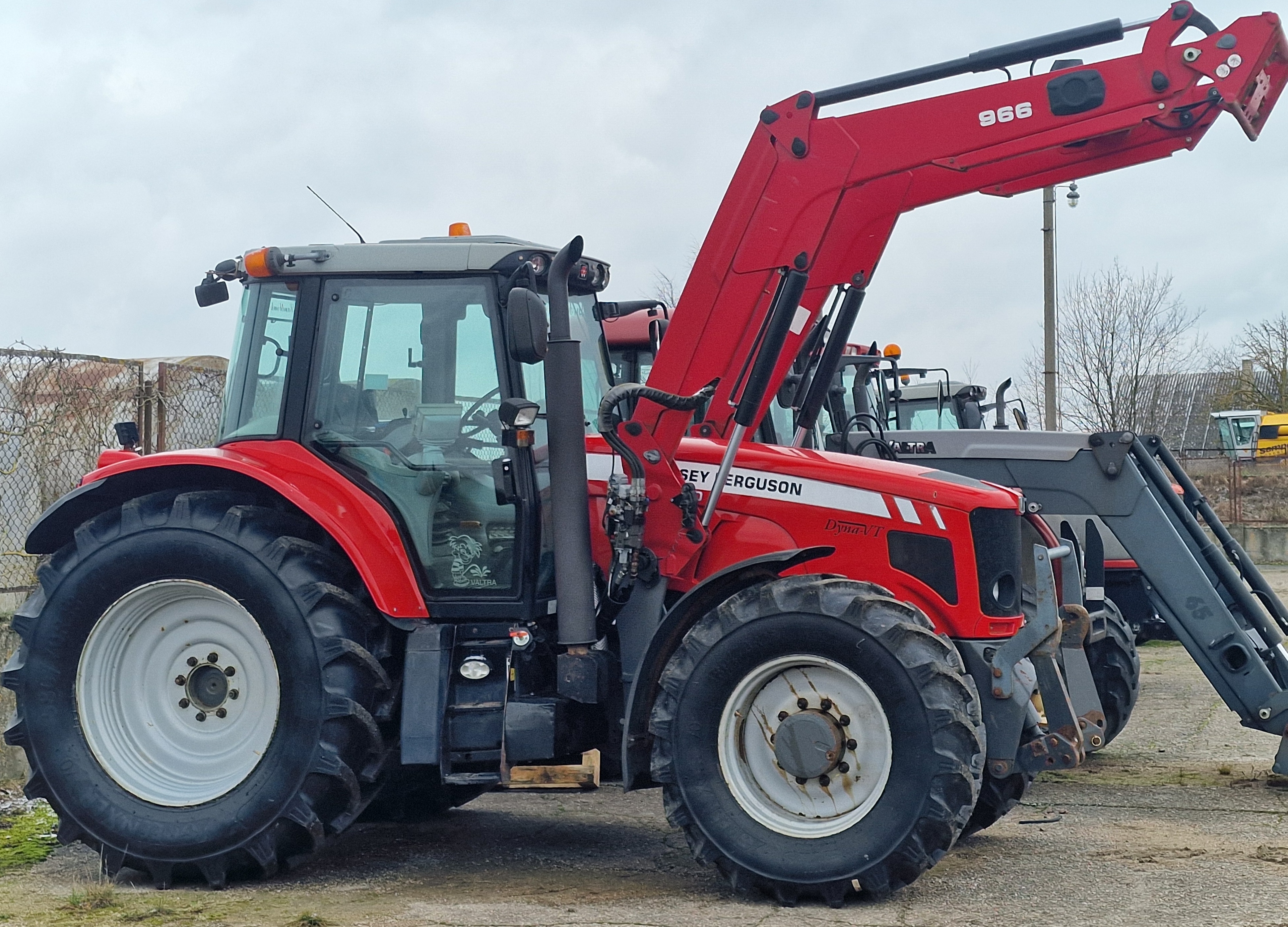 Traktorius Massey Ferguson 7480