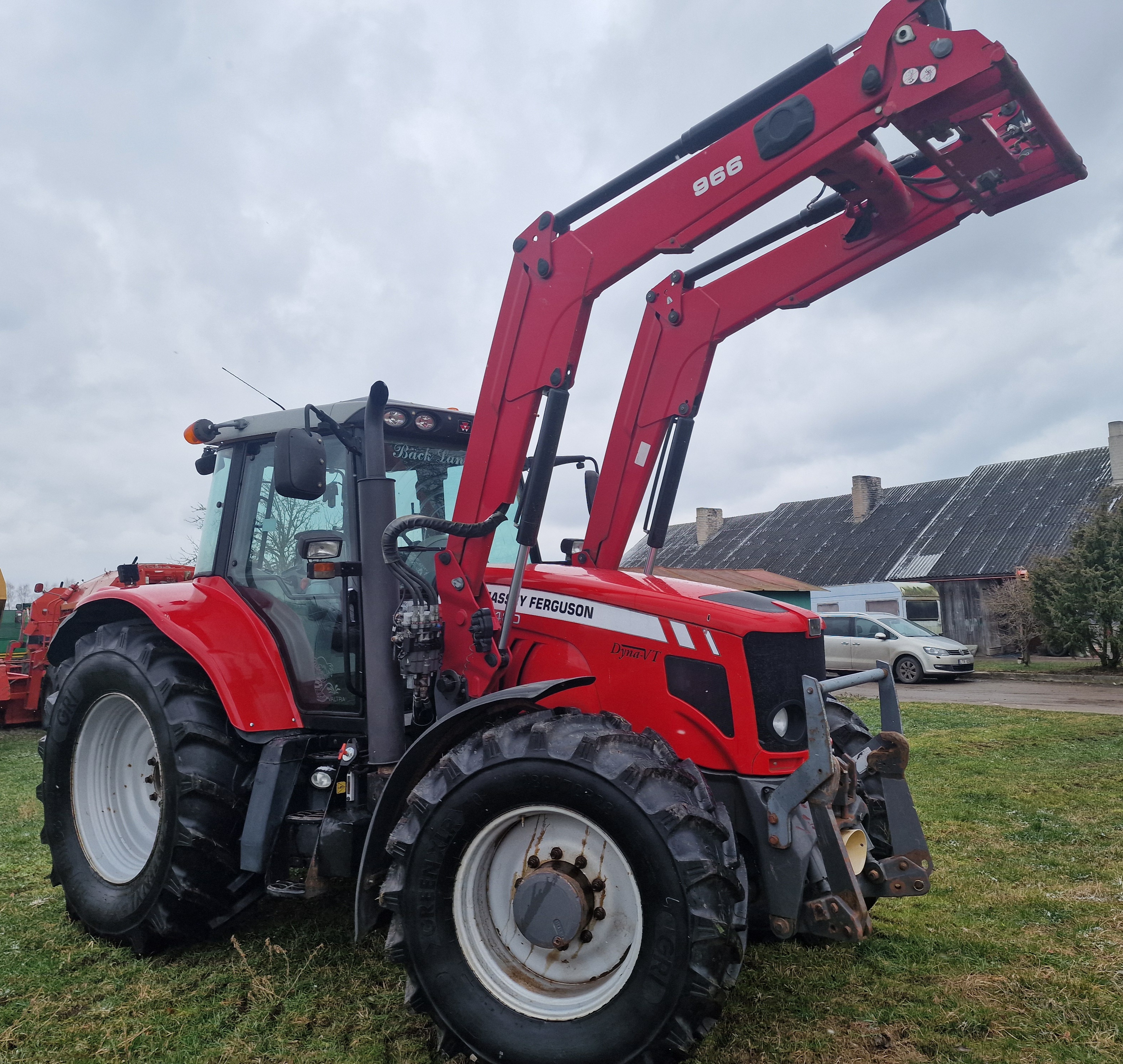 Traktorius Massey Ferguson 7480