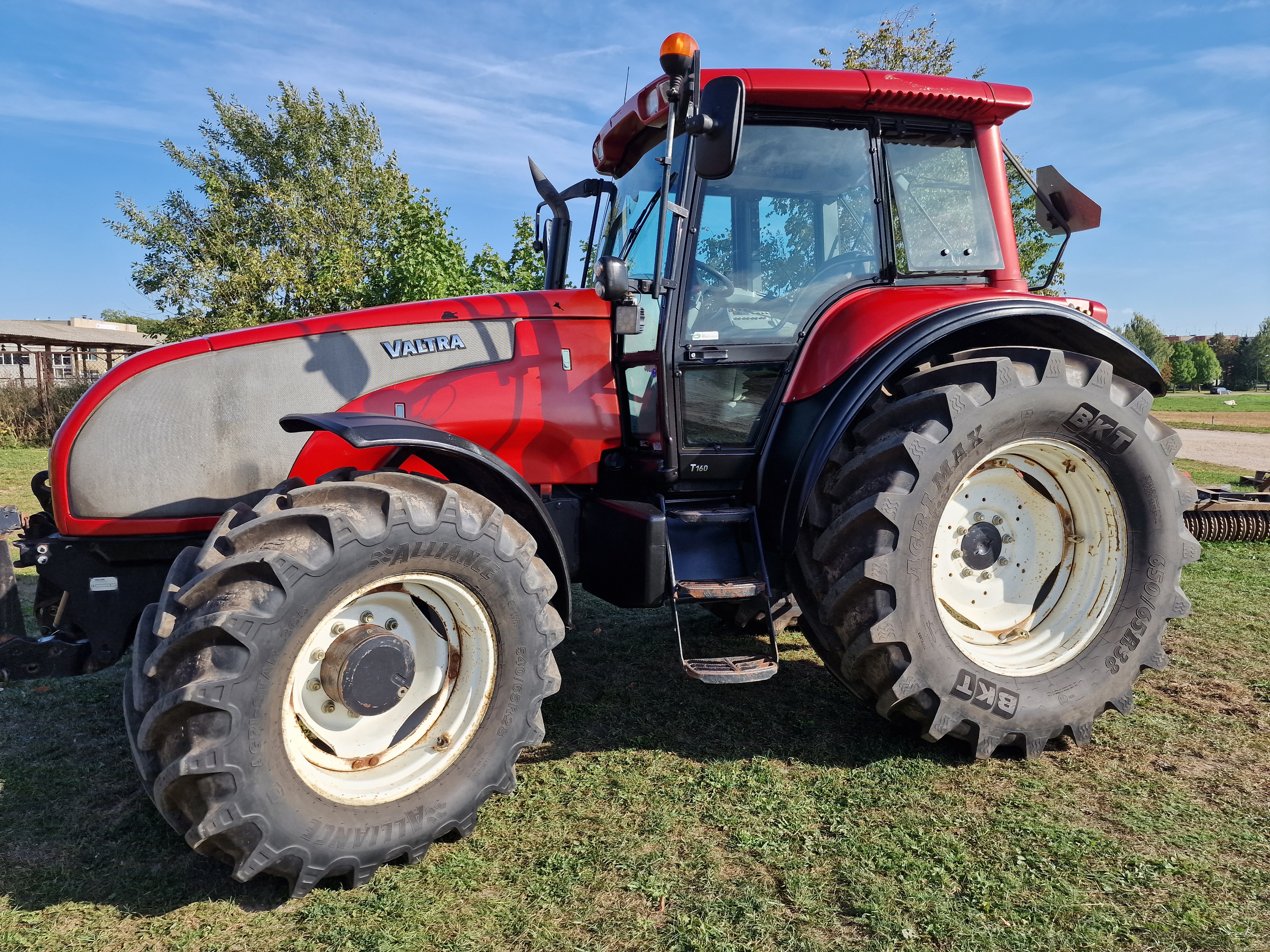 Traktorius Valtra T160