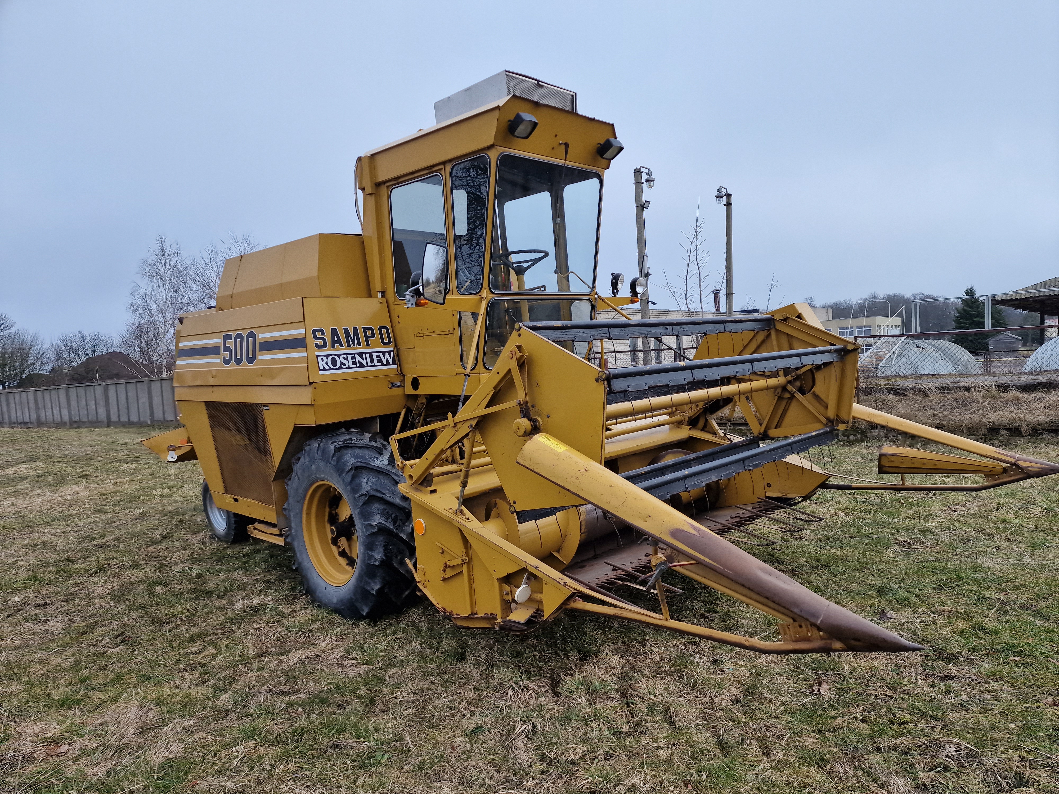 Javų kombainas Sampo 500