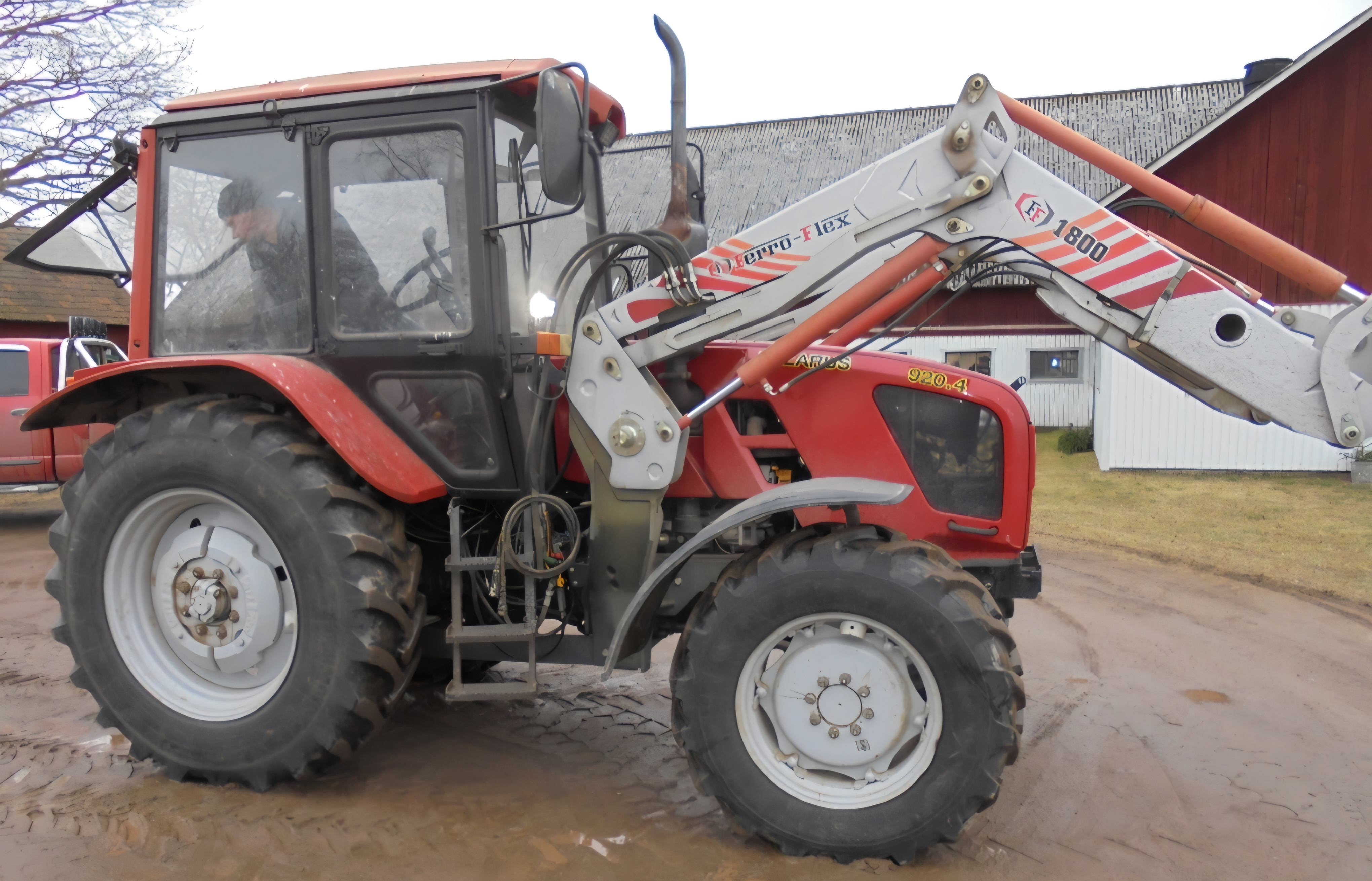 Traktorius Belarus 920
