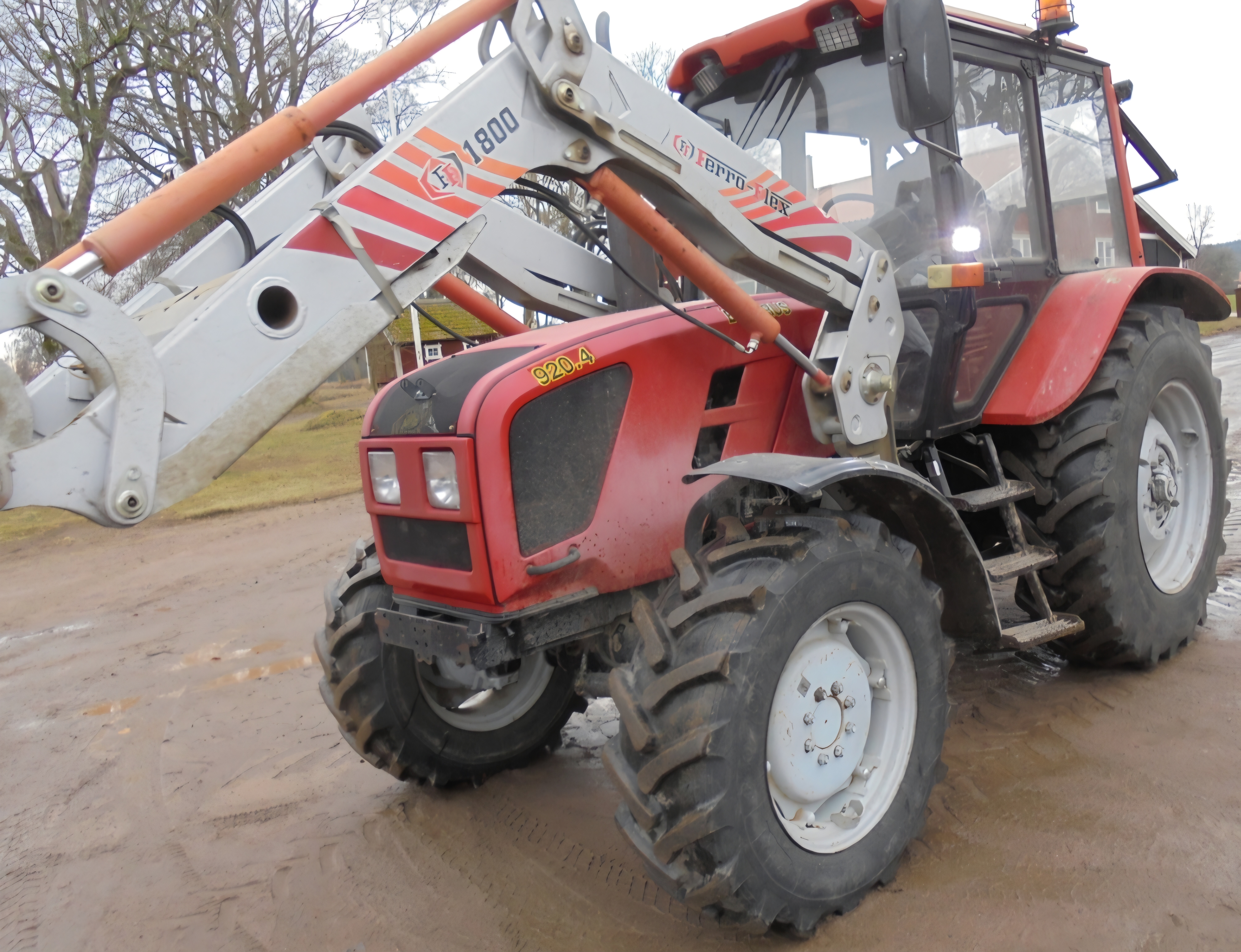Traktorius Belarus 920