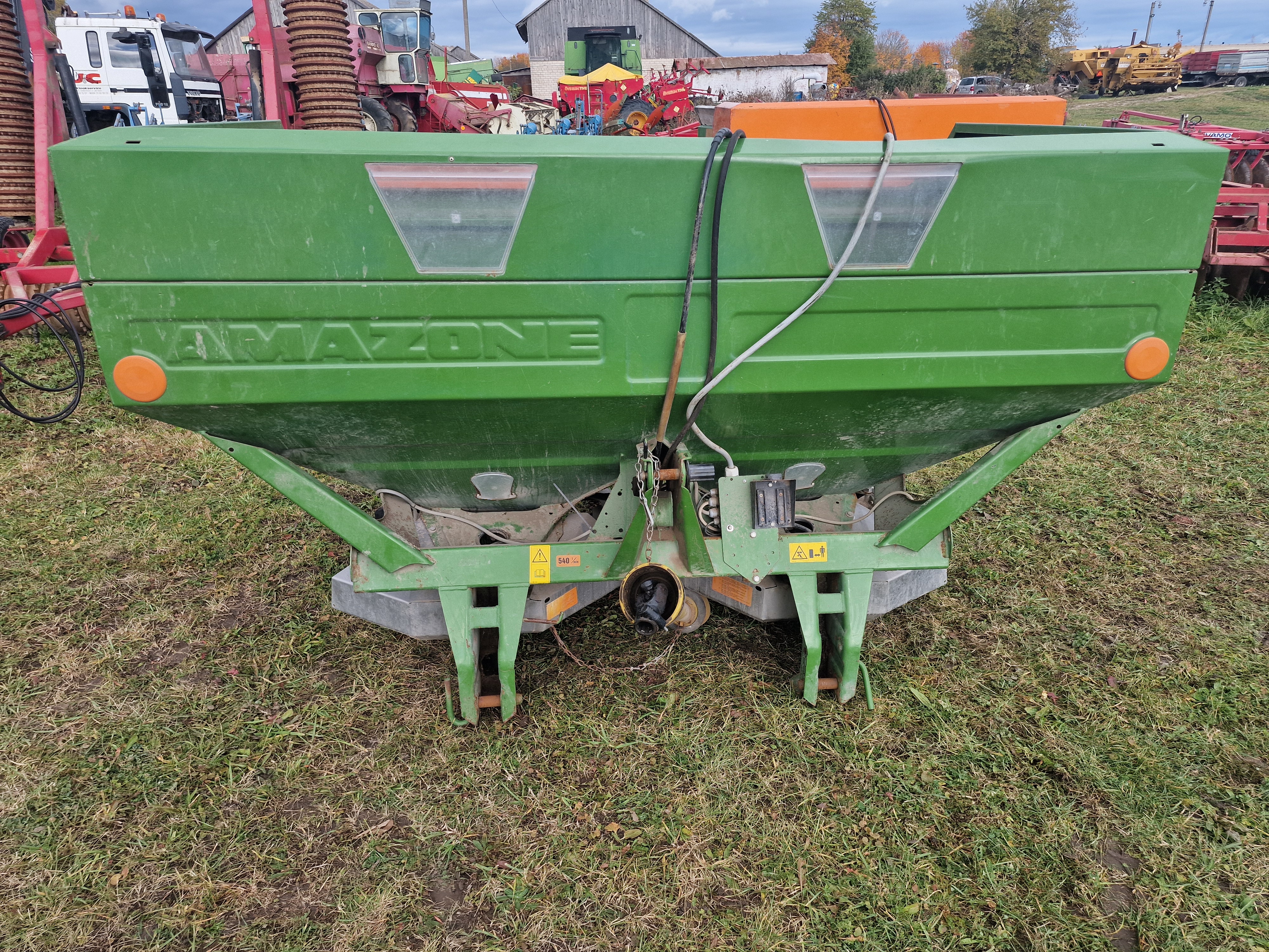 Trąšų barstytuvas Amazone ZA-M MAX- tronic