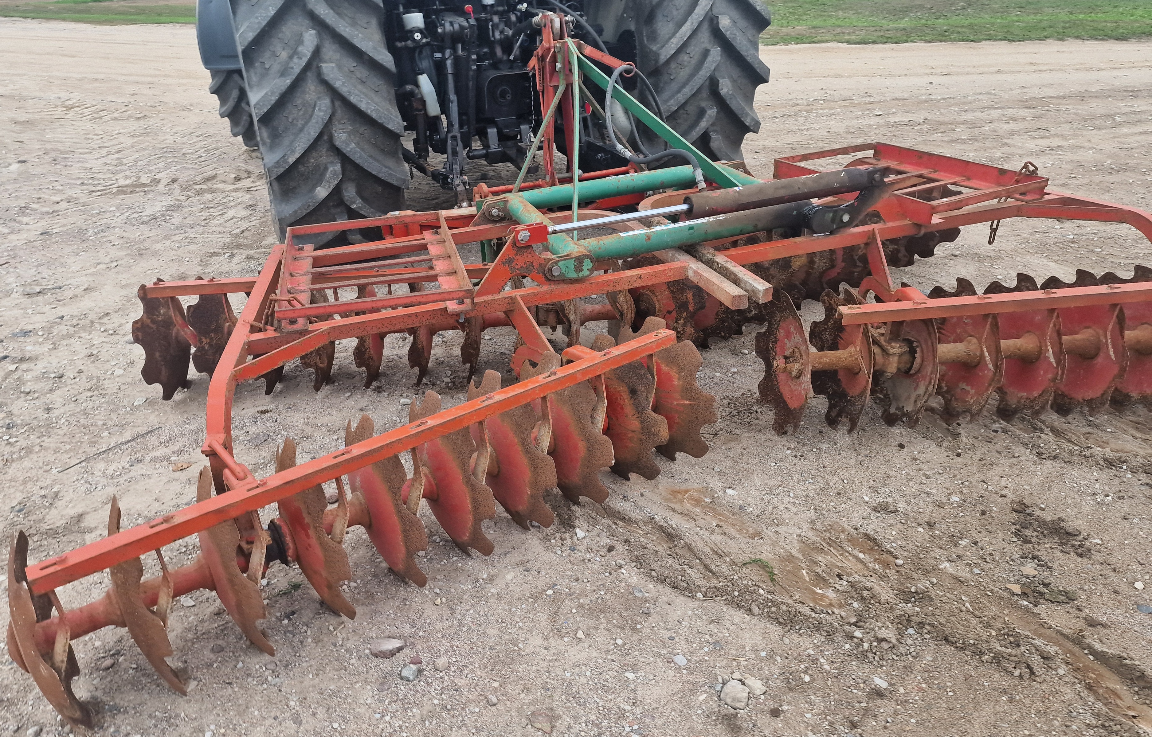 Lėkštinis skutikas Kverneland