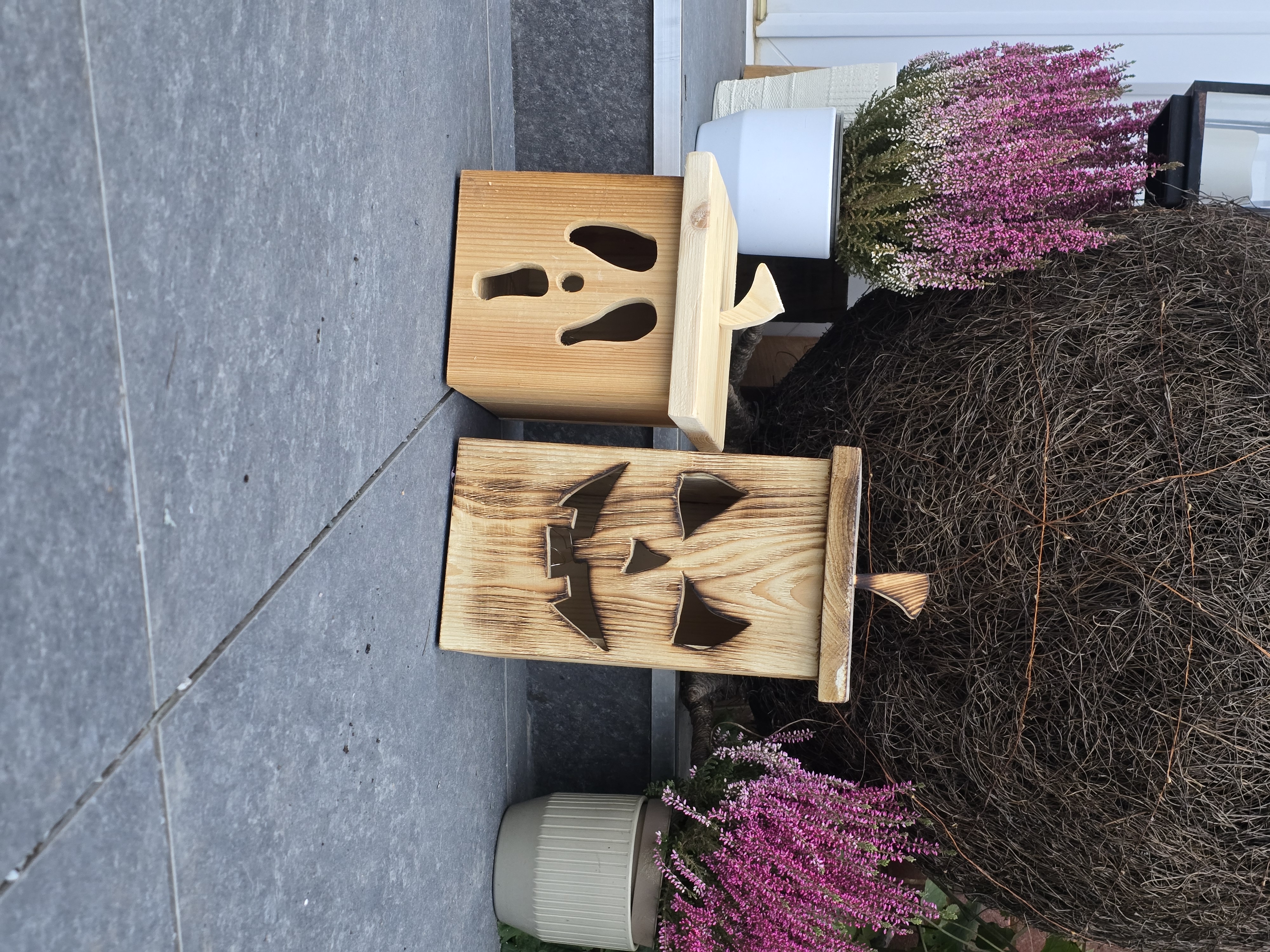 Big Wooden Hallowen Jack-O'-Lantern