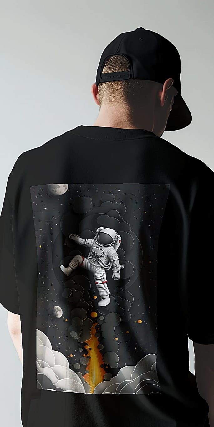 ASTRONAUT OVERSIZED TEE
