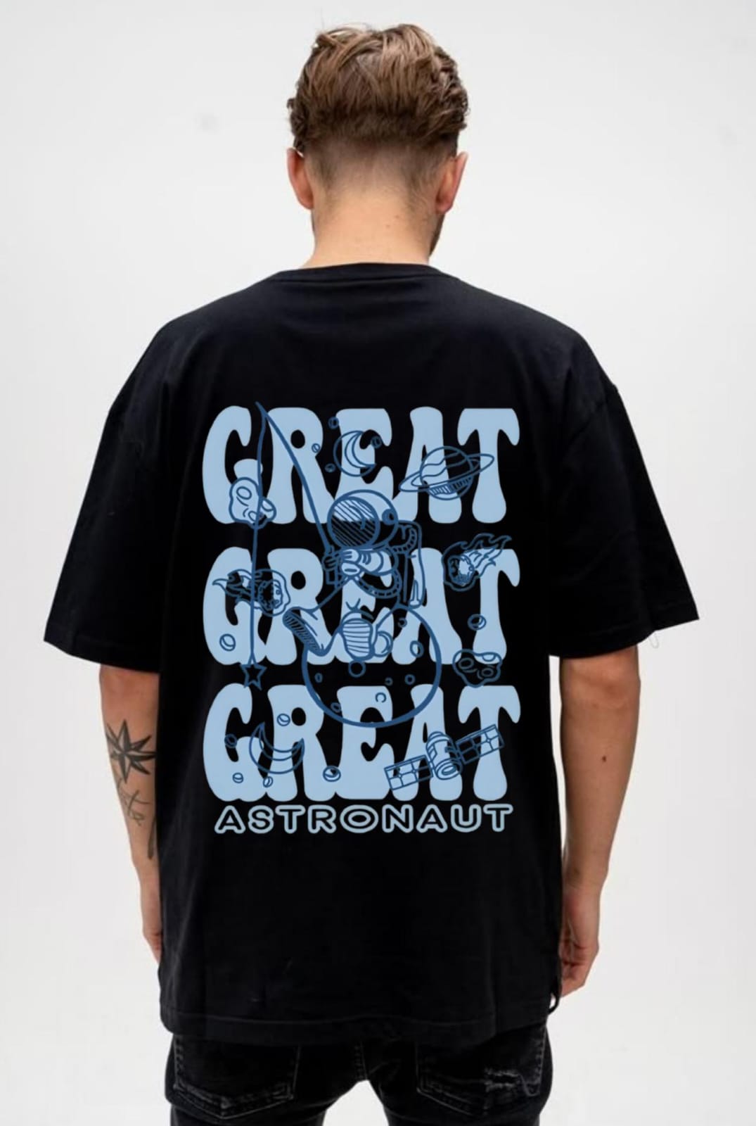 ASTRONAUT OVERSIZED TEE