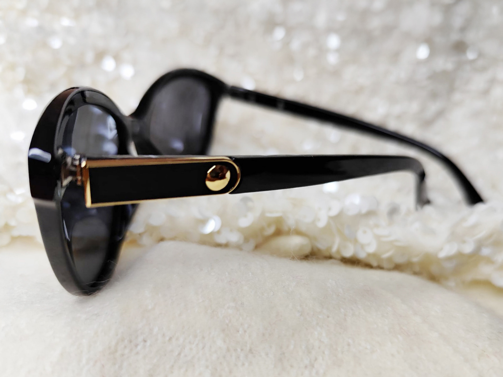 GAFAS CON DISEÑO DE TUERCA