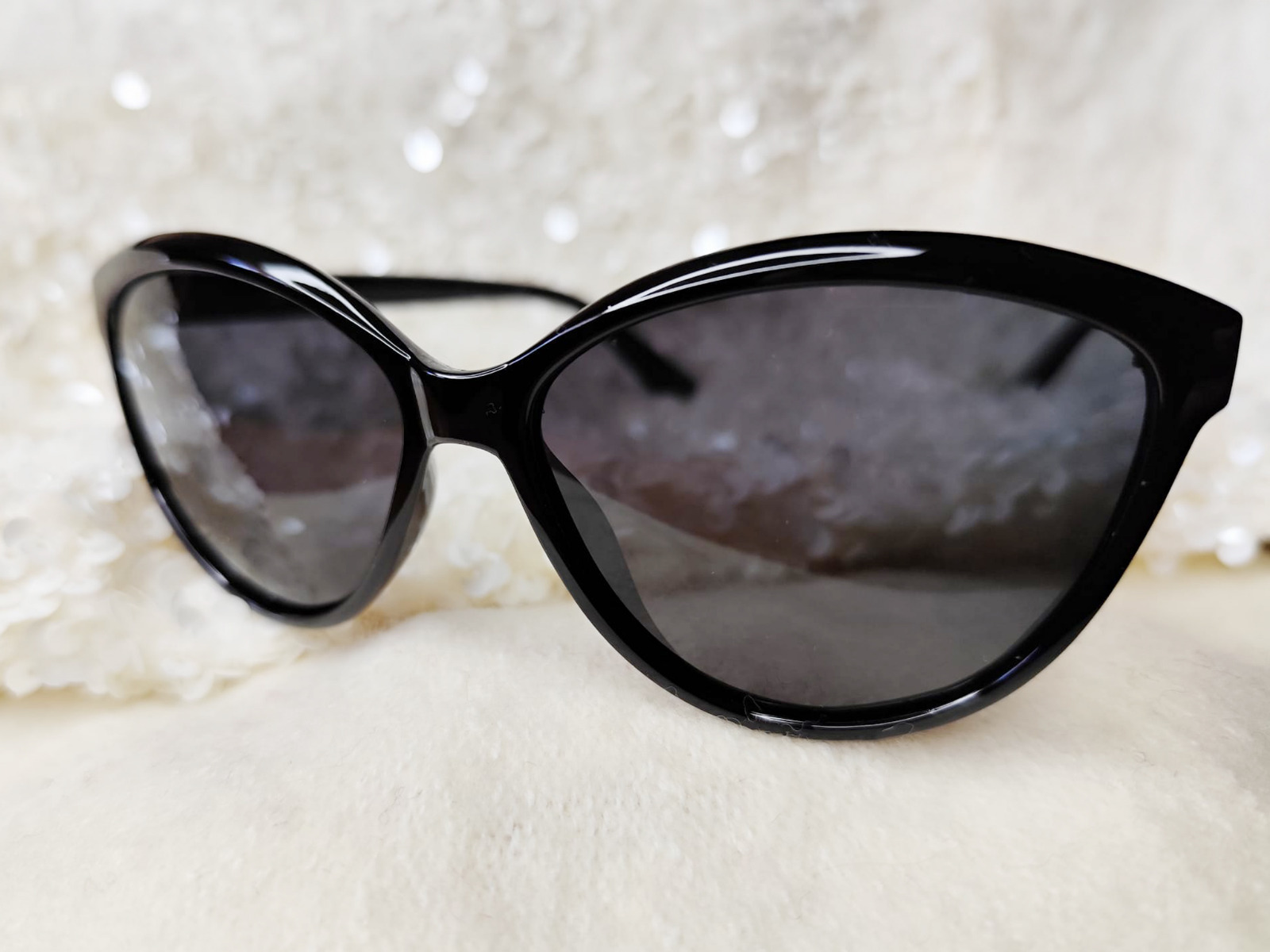 GAFAS CON DISEÑO DE TUERCA