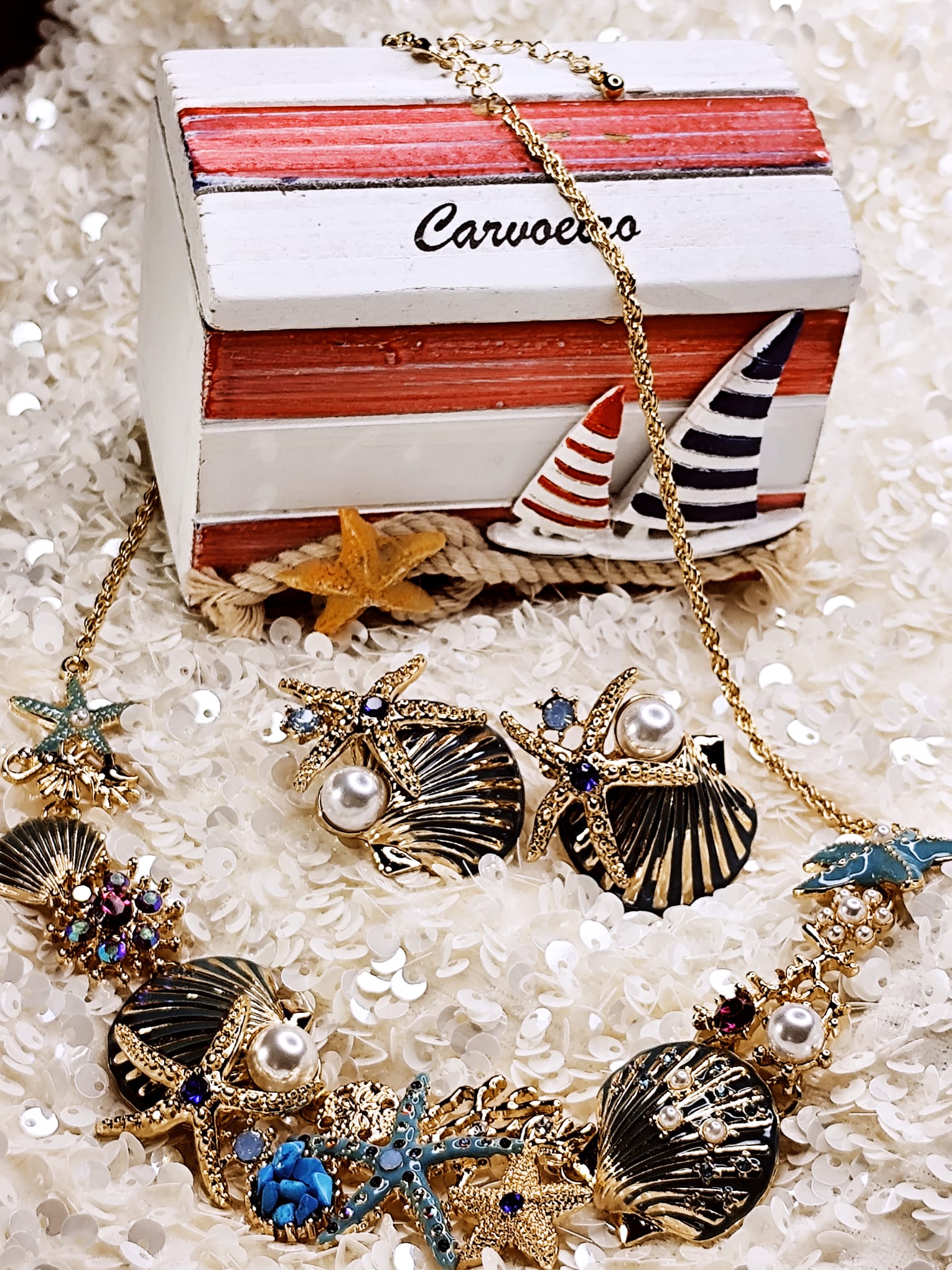 Collar y pendientes pedrería