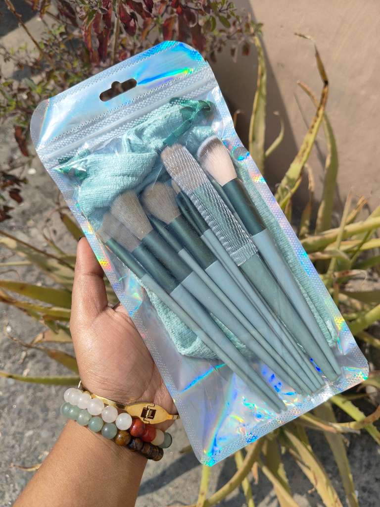 Premium Makeup Brush Set of 12 (With Pouch)