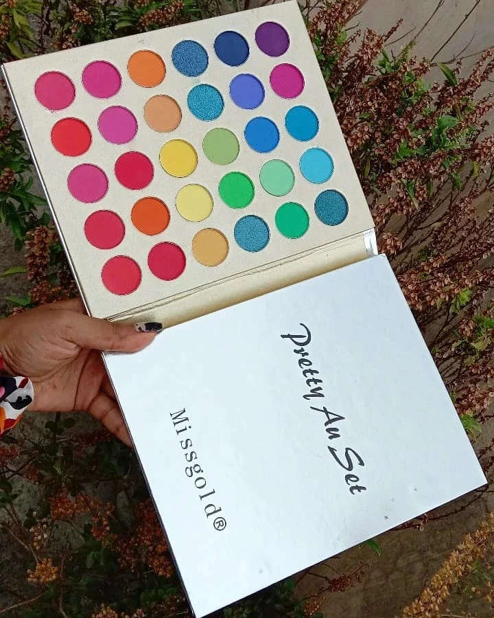 Pretty All Set Eyeshadow Palette 