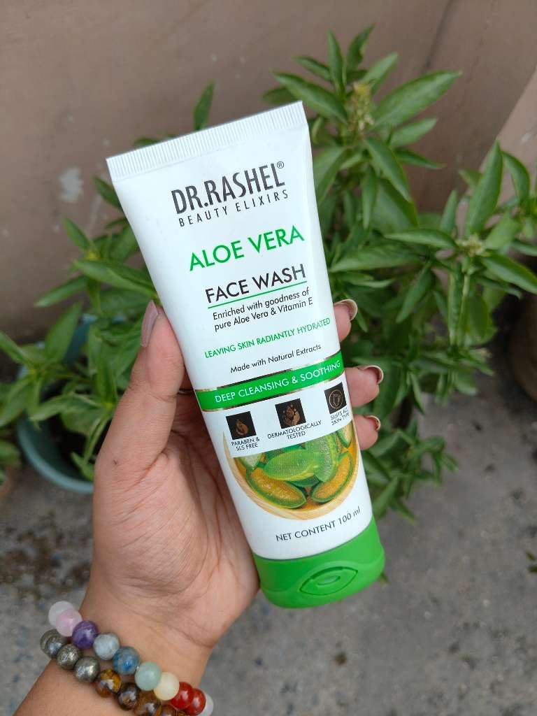Dr. Rashel Face Wash 