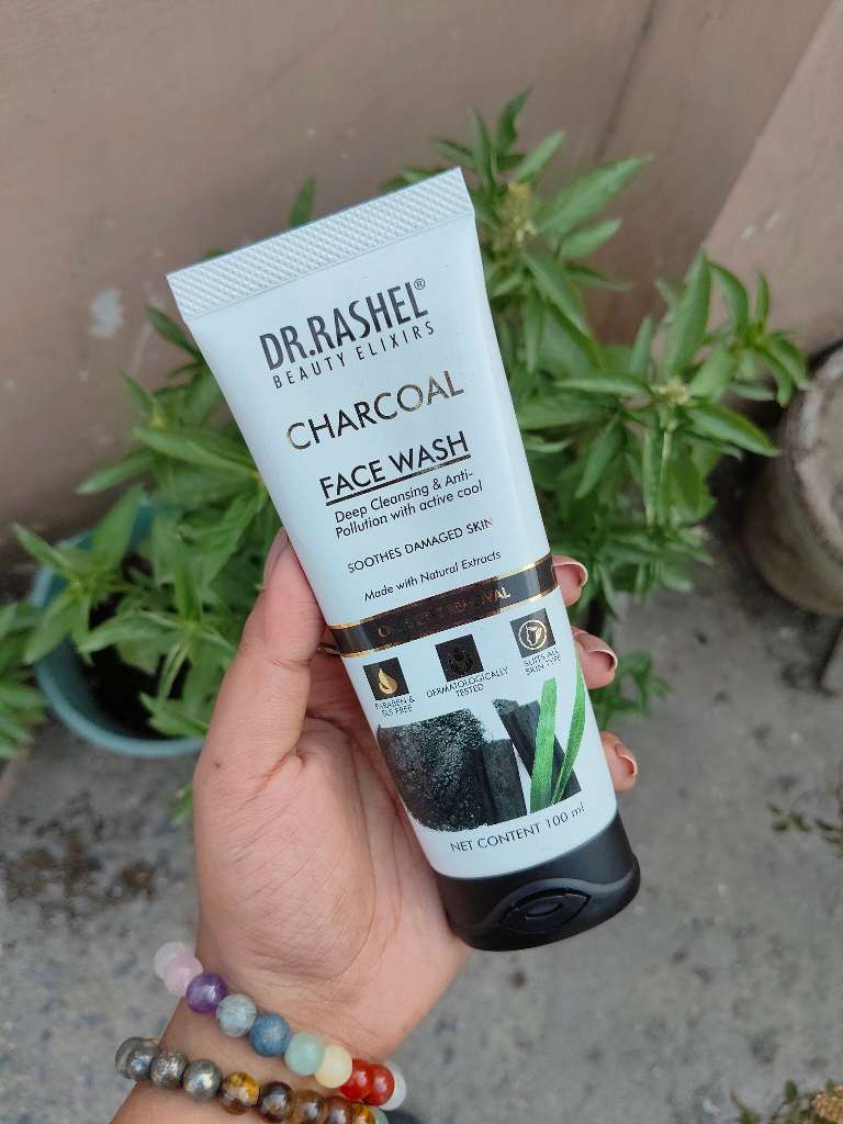 Dr. Rashel Face Wash 