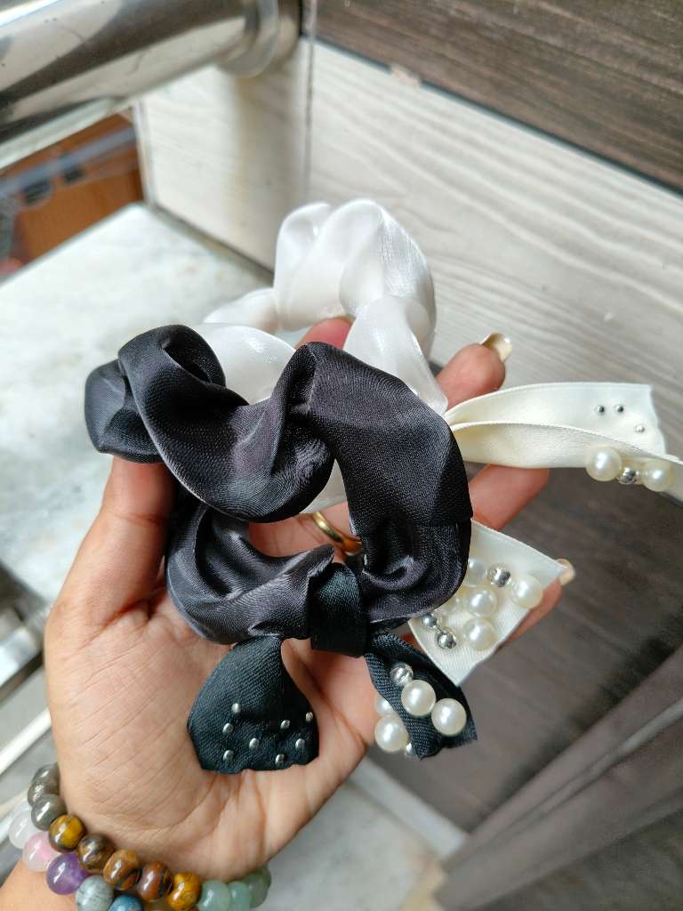Pearl Bow Rubber Band 