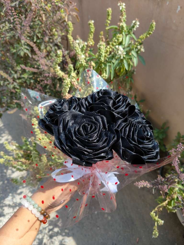 Black Ribbon Rose Bouquet (Only with Hamper Booking)