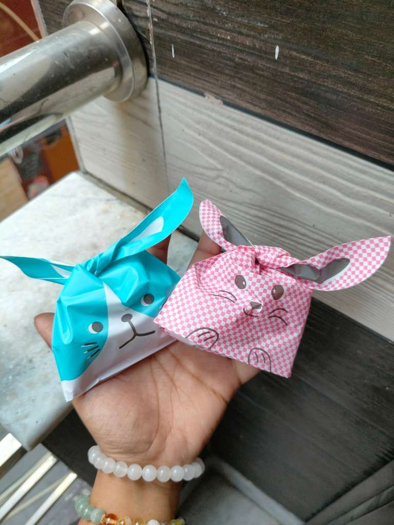 Kitty Chocolate Bag With 2 Mini Chocolates (Only with Hamper Booking)