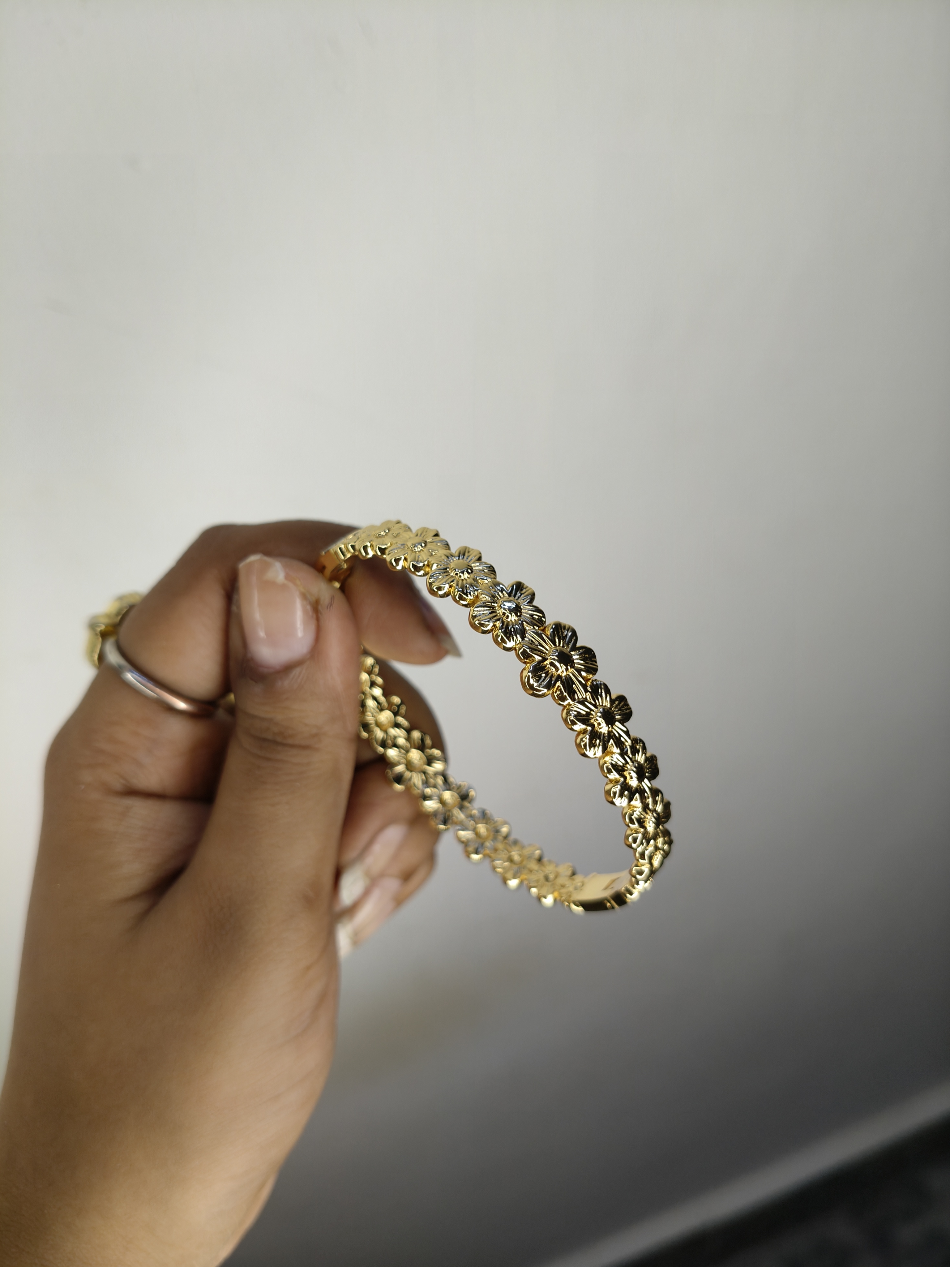 Anti-Tarnish Flower Kada Braclete 