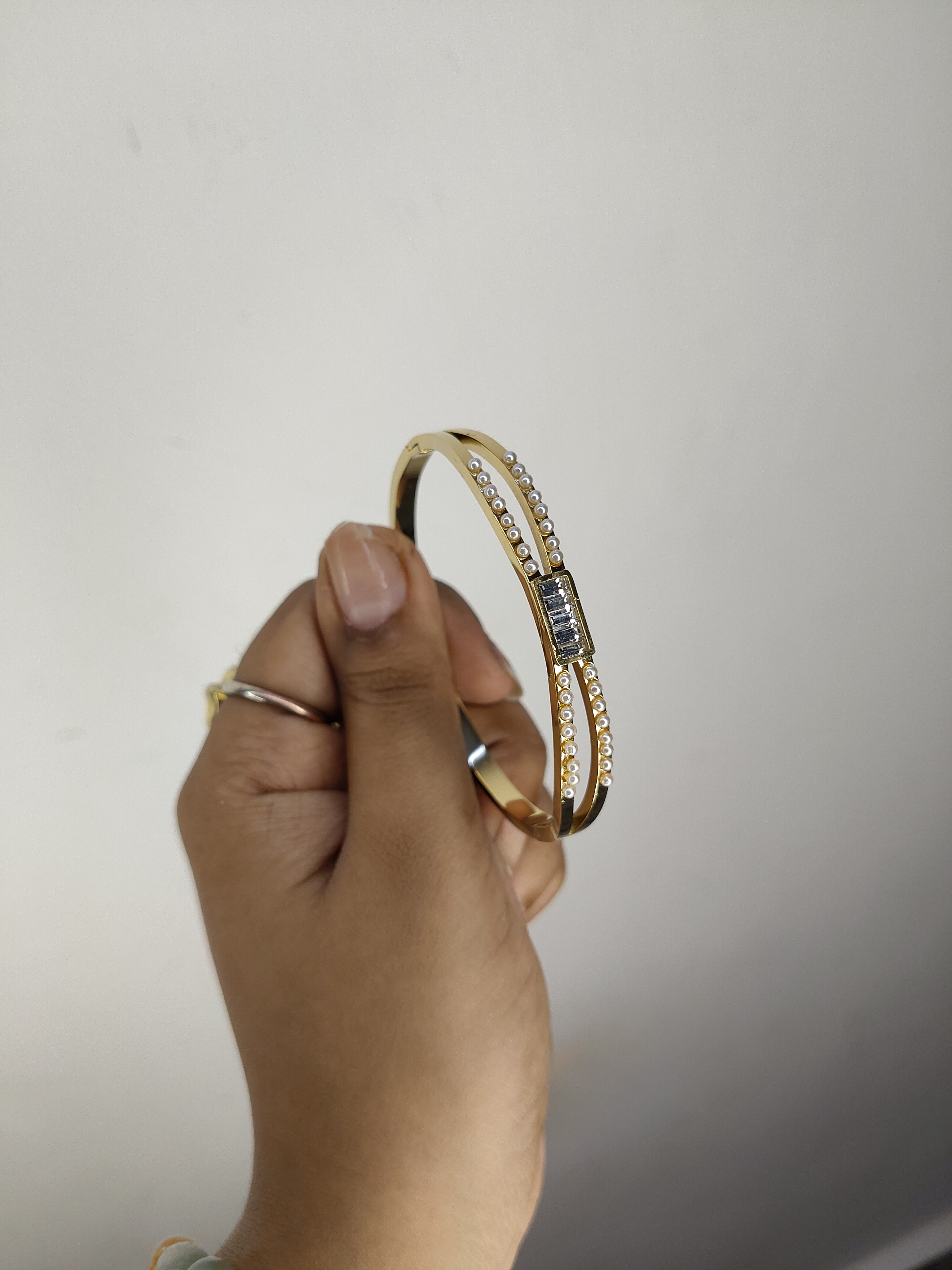 Anti-Tarnish Pearl Kada Braclete 