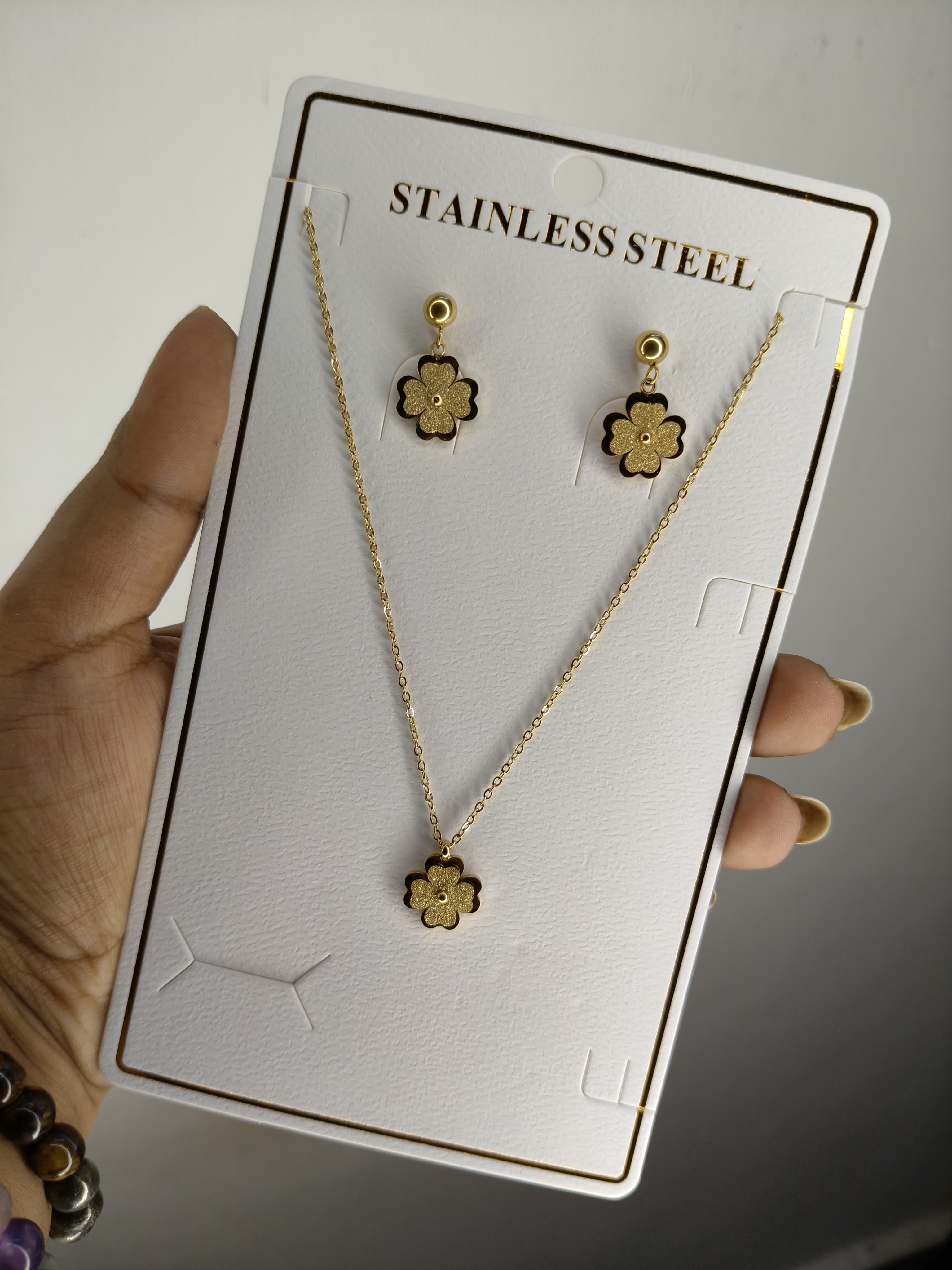 Anti-Tarnish Flower Pendant Set 