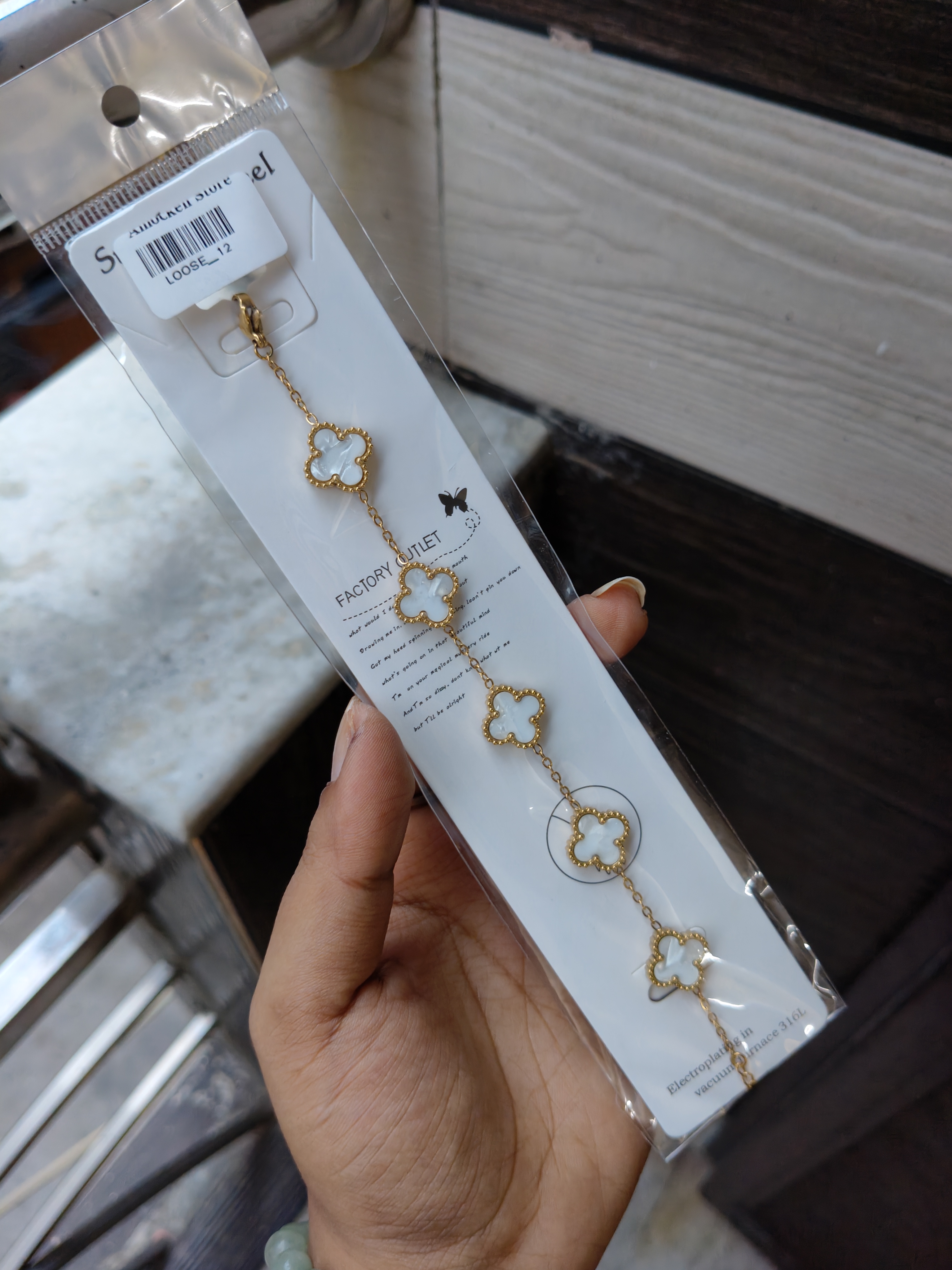 Anti-Tarnish Multi Flower Chain Bracelet 