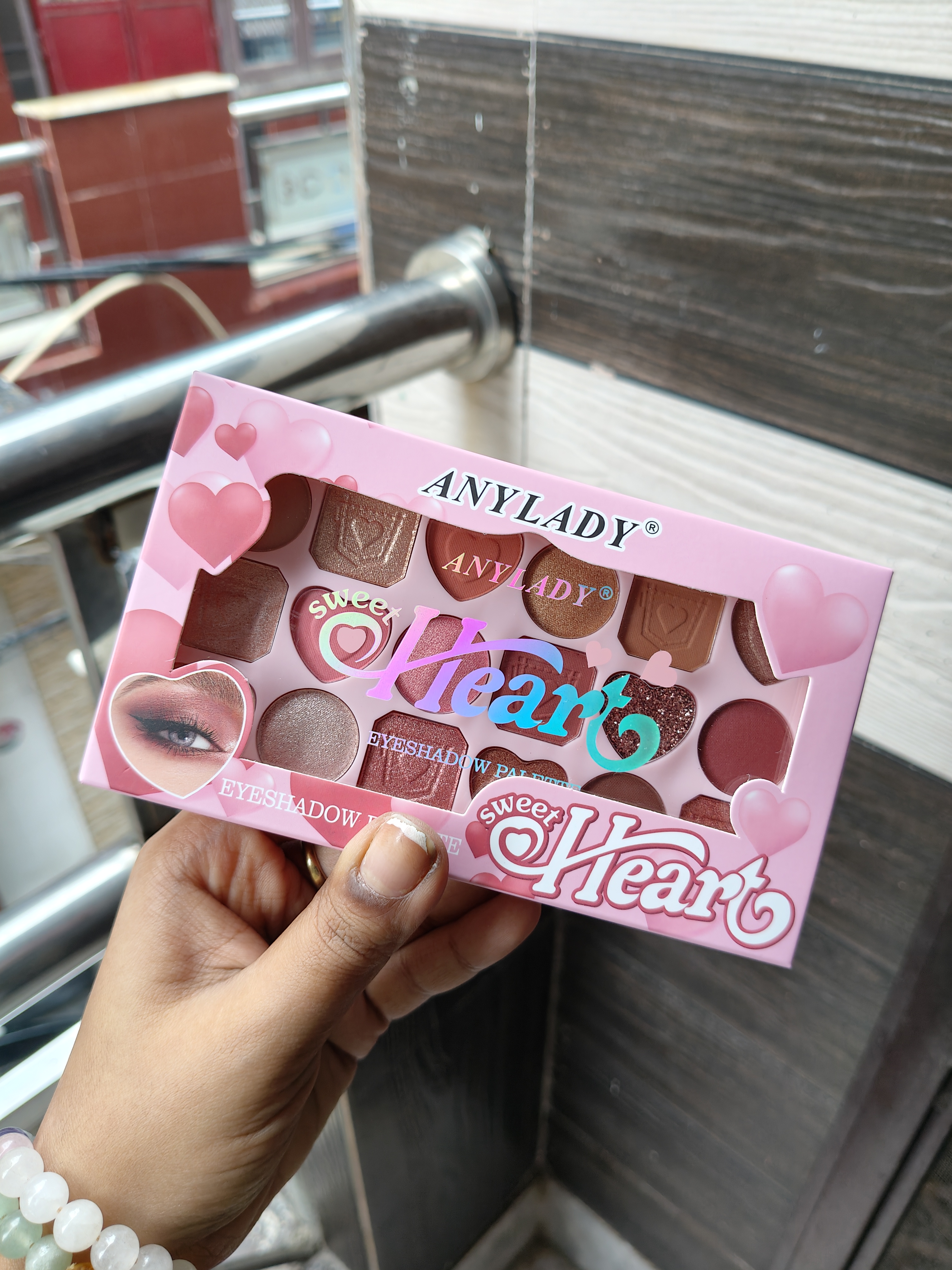Any lady Heart Nude Eye Palette 