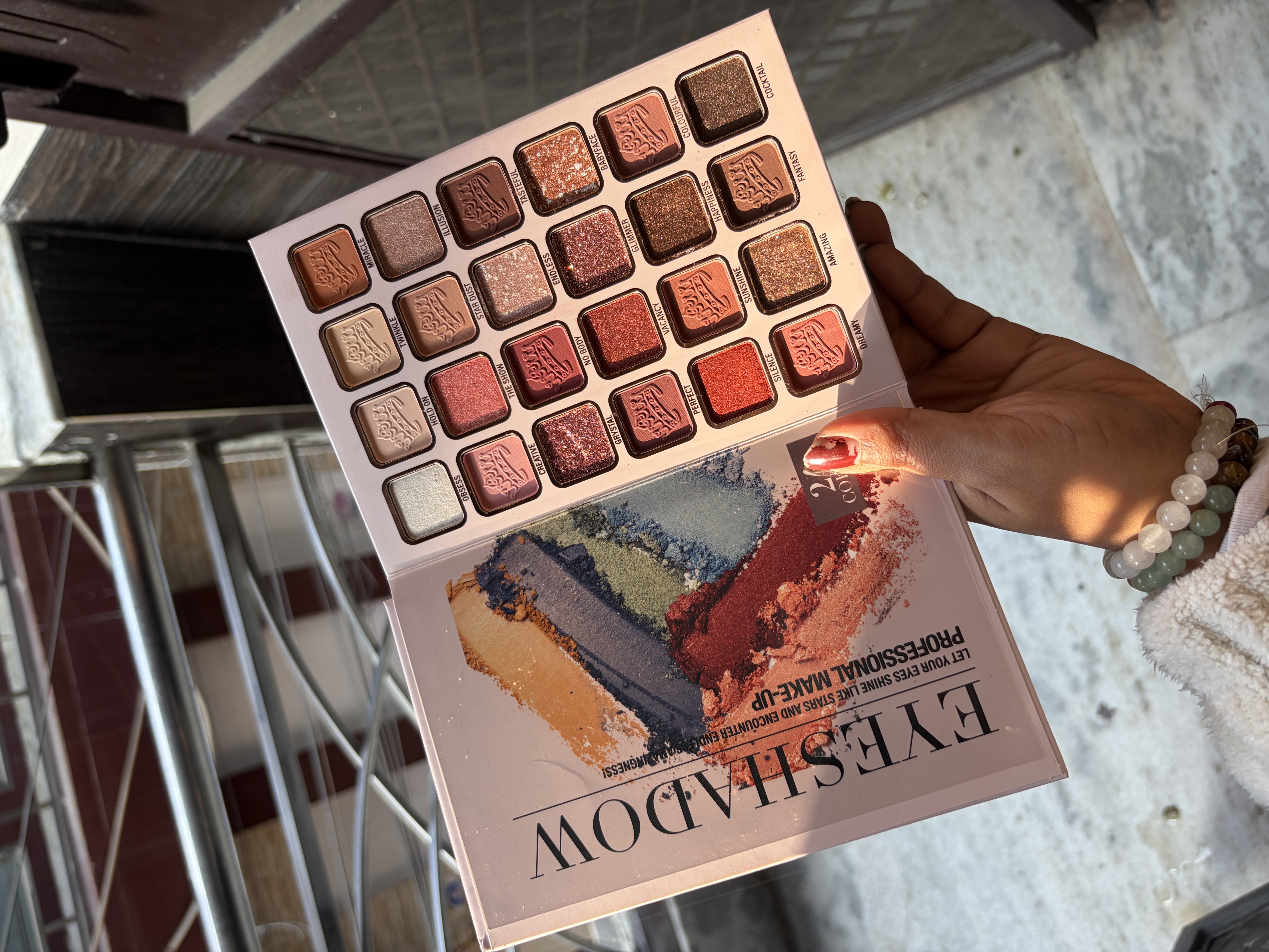 Fashion Eye Makeup Book