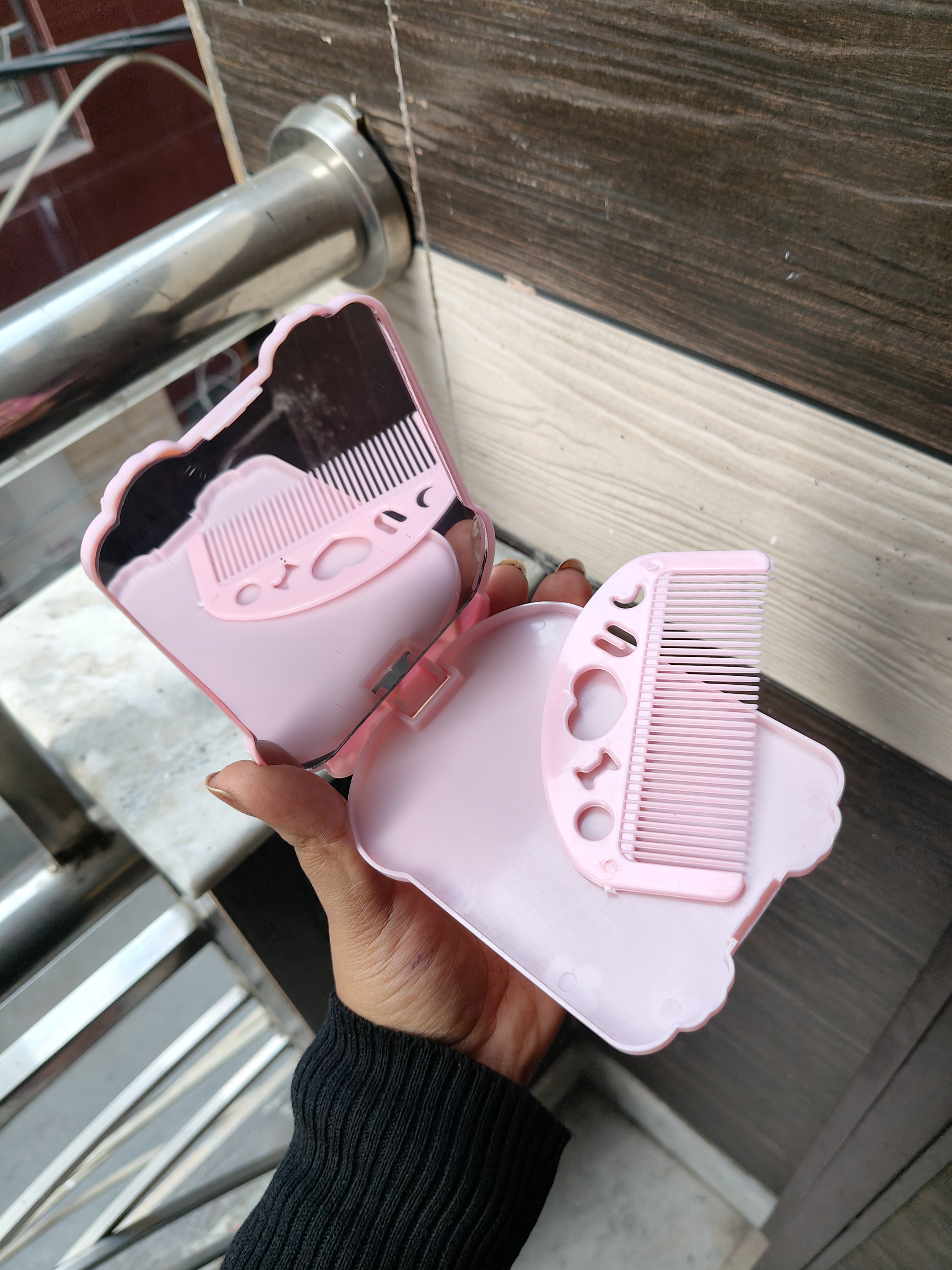 Labubu Mirror with mini comb