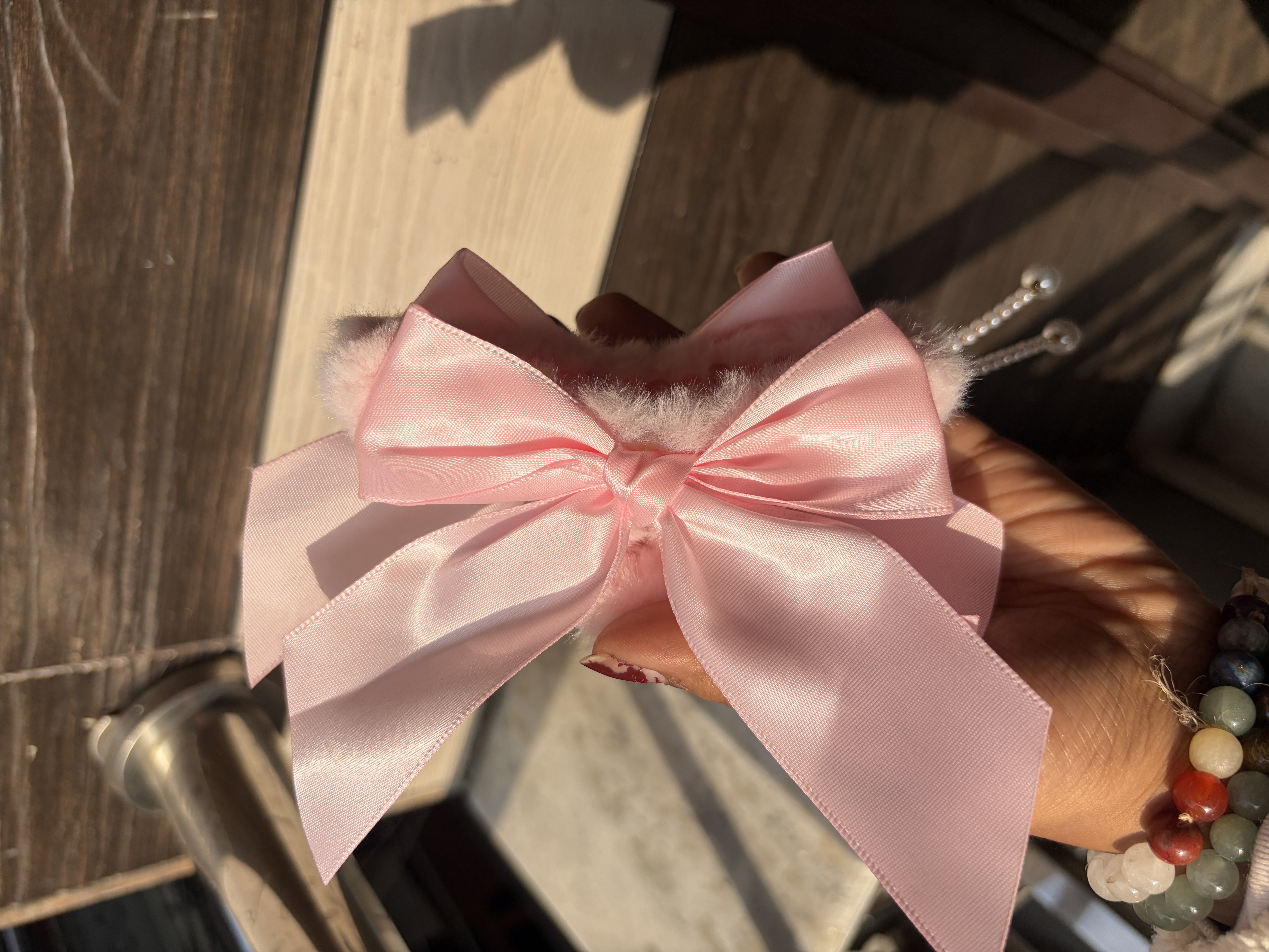 Furr Bow hanging pearls Clutcher