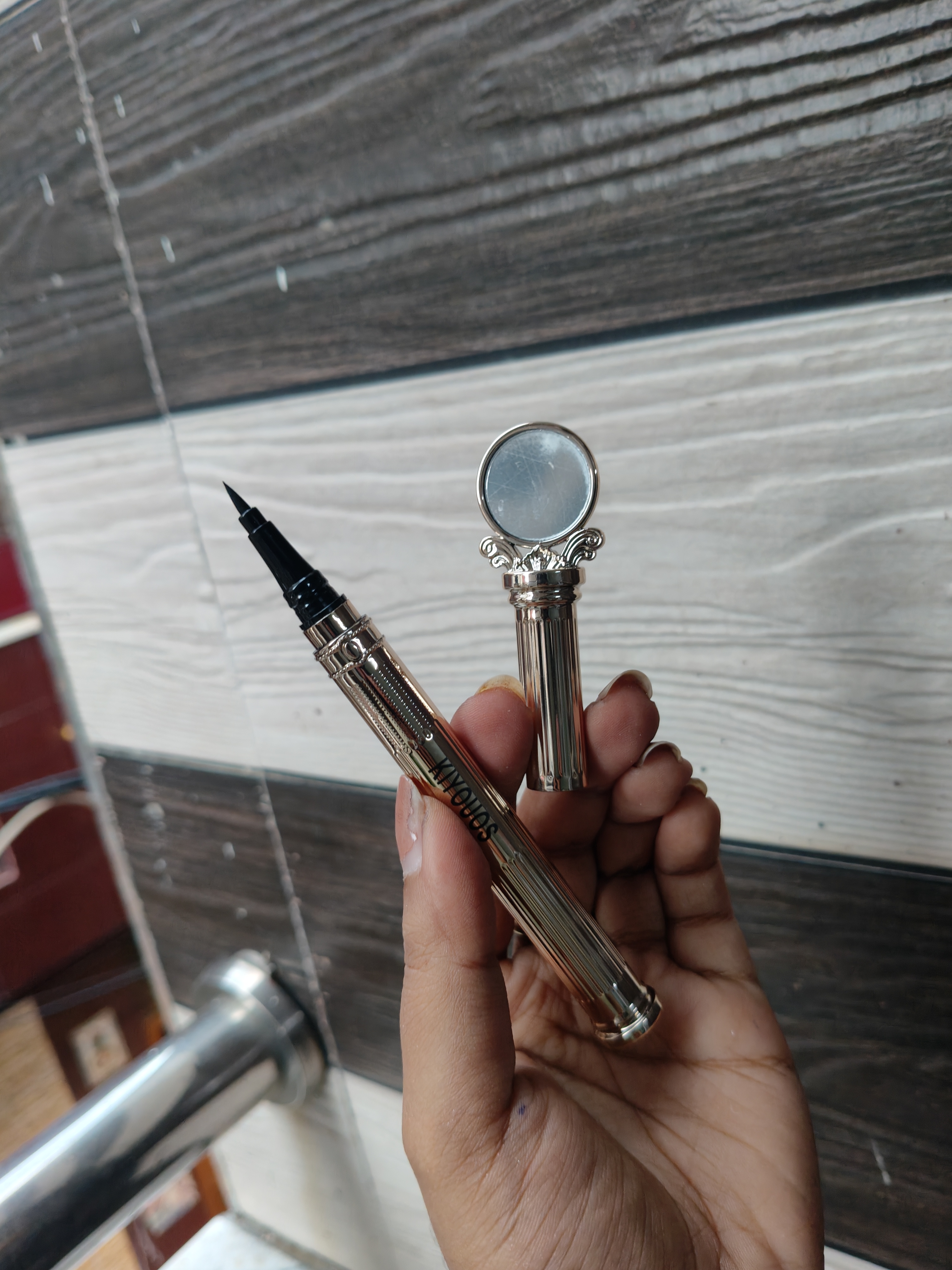 Mini Mirror Eyeliner