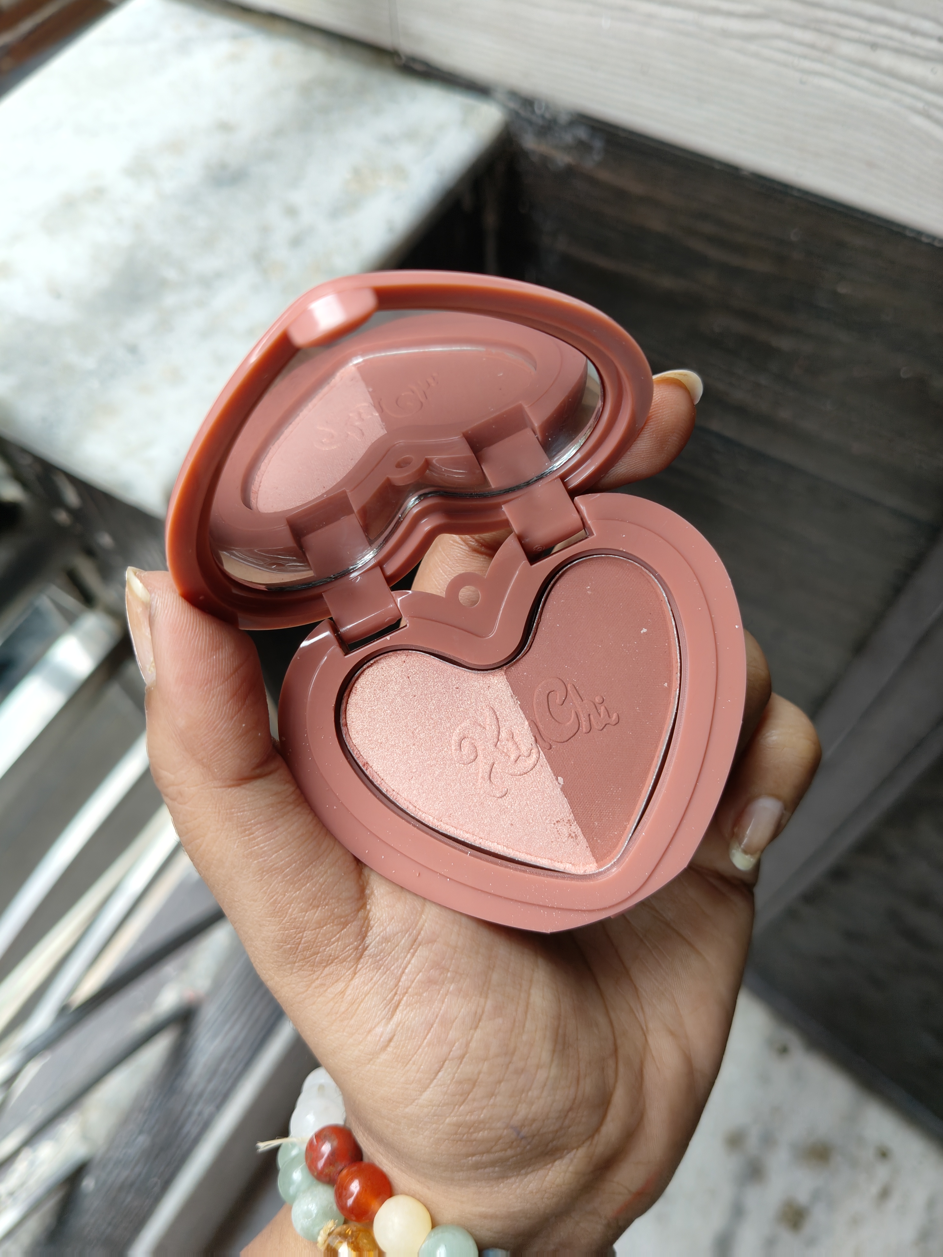 Billion Beauty Heart 2 in 1 Highlighter & Blush 