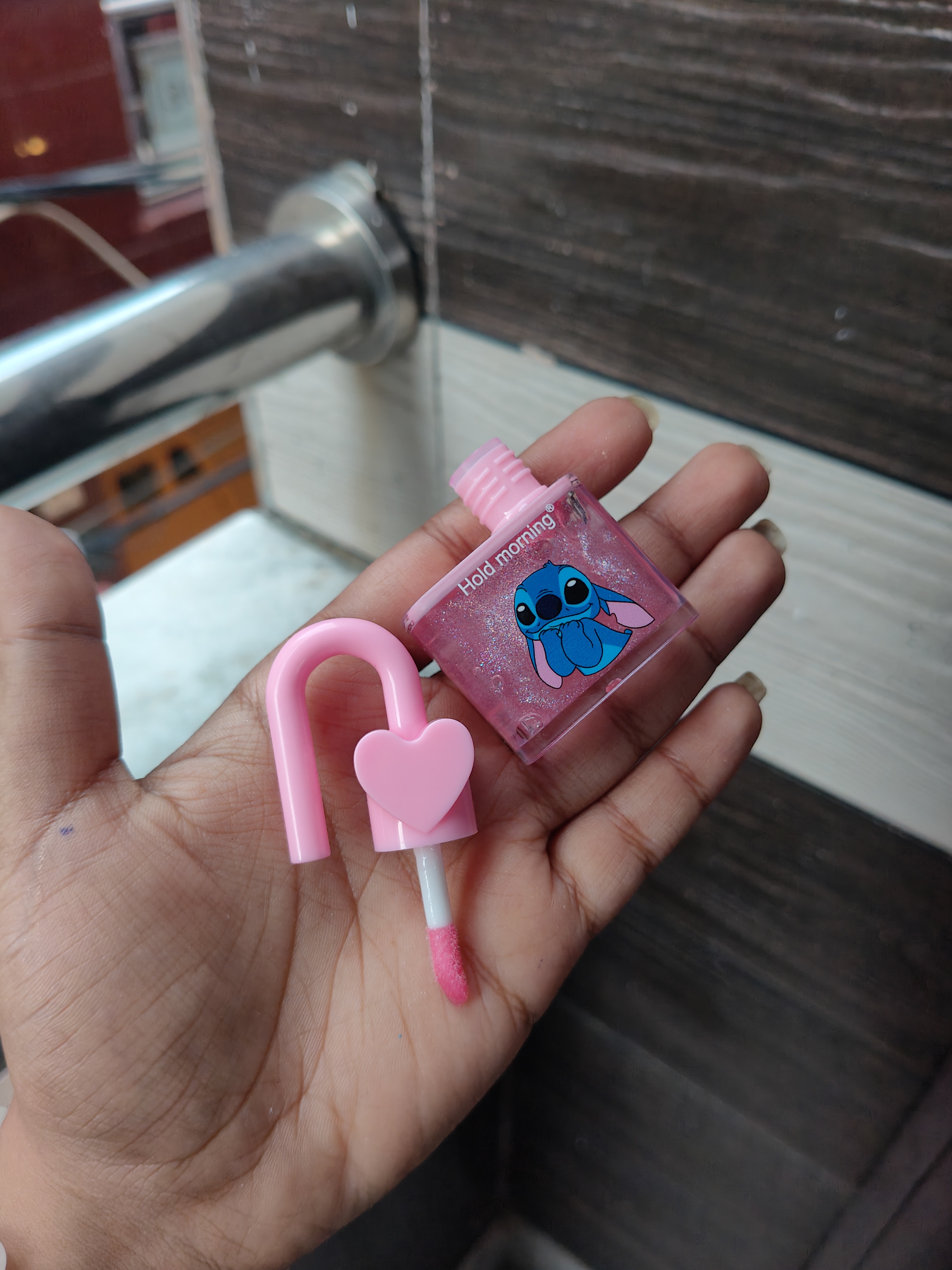 Stitch Lock Lipgloss 