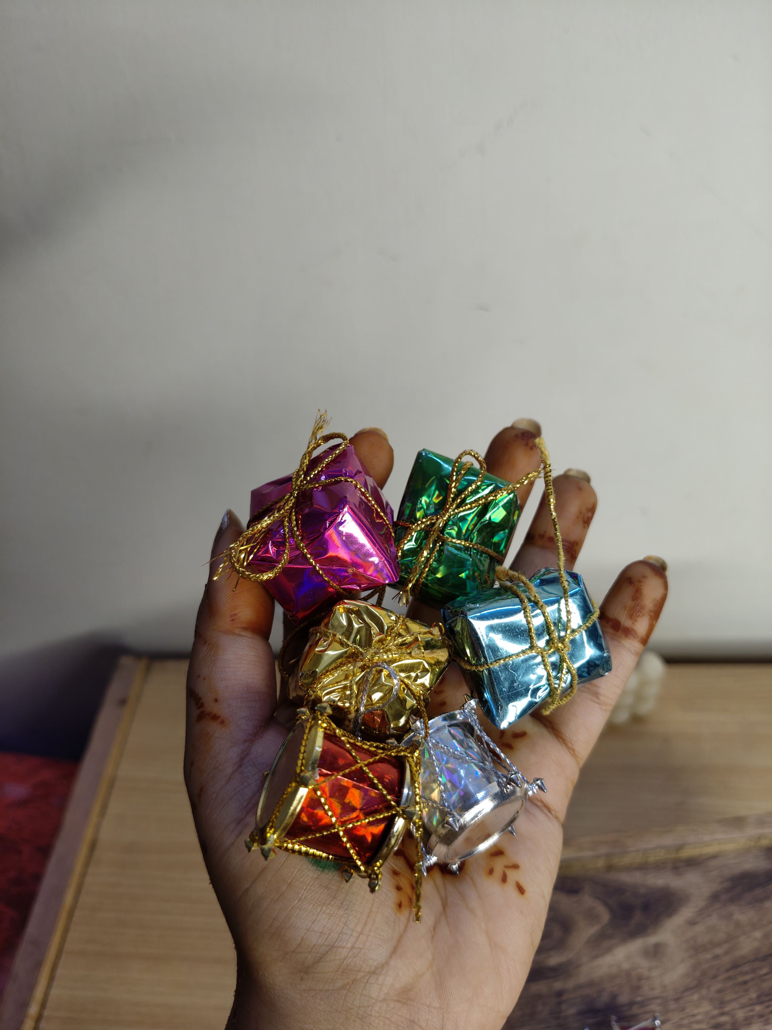 Fake Gifts Miniature 