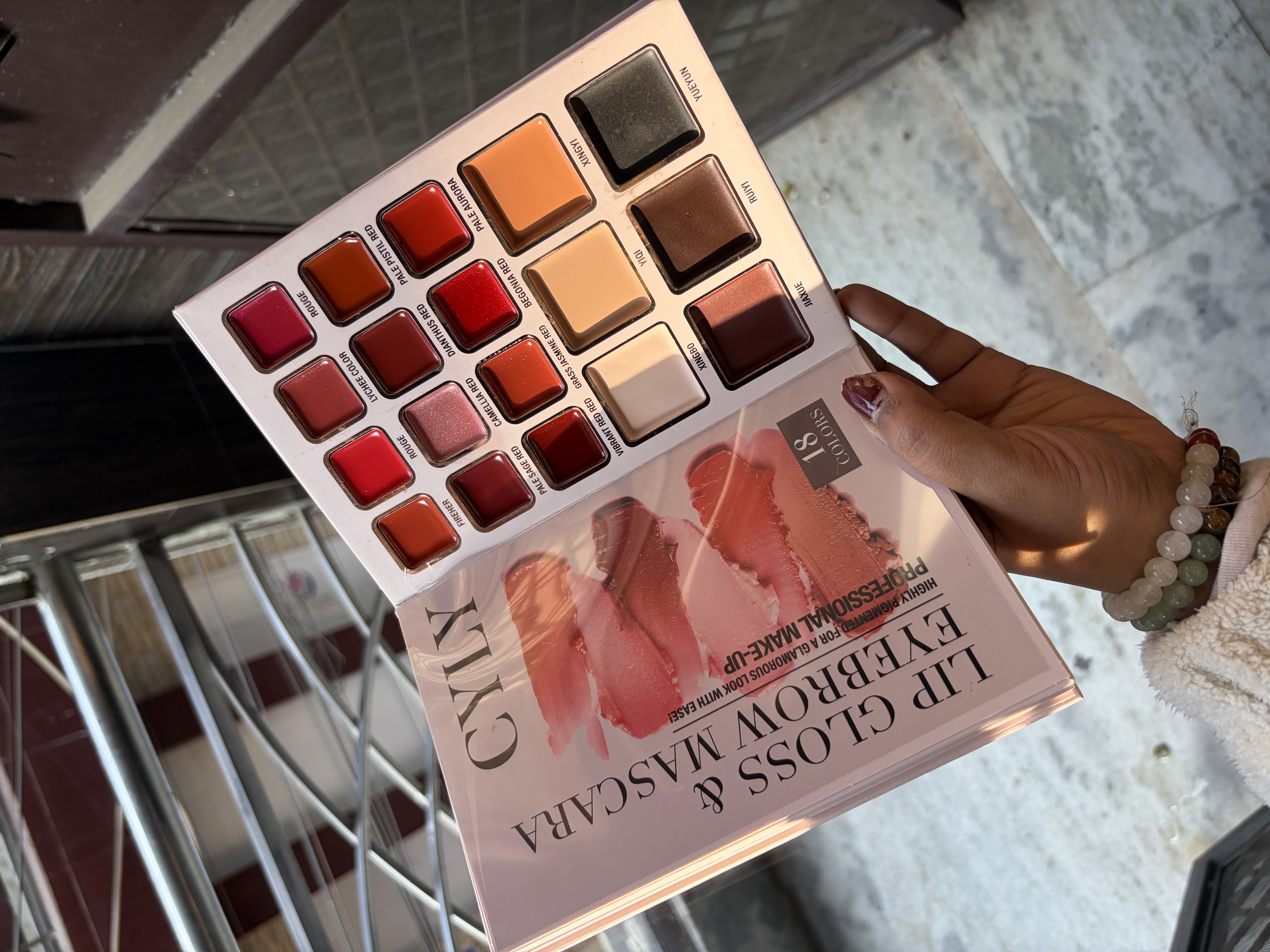 Fashion Eye Makeup Book