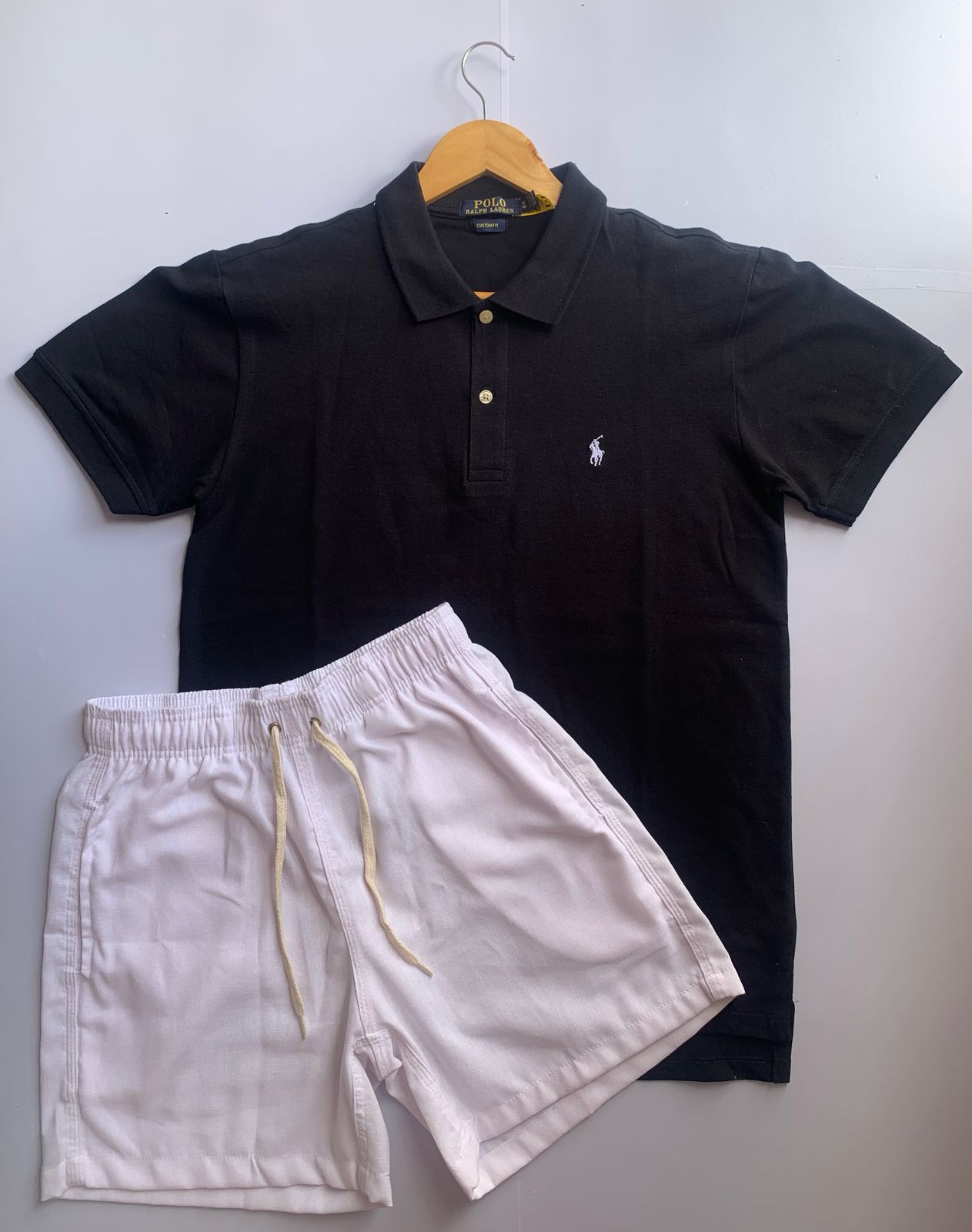 Kit - Short linho branco - Tamanho: M + Camisa polo preta - Tamanho: M