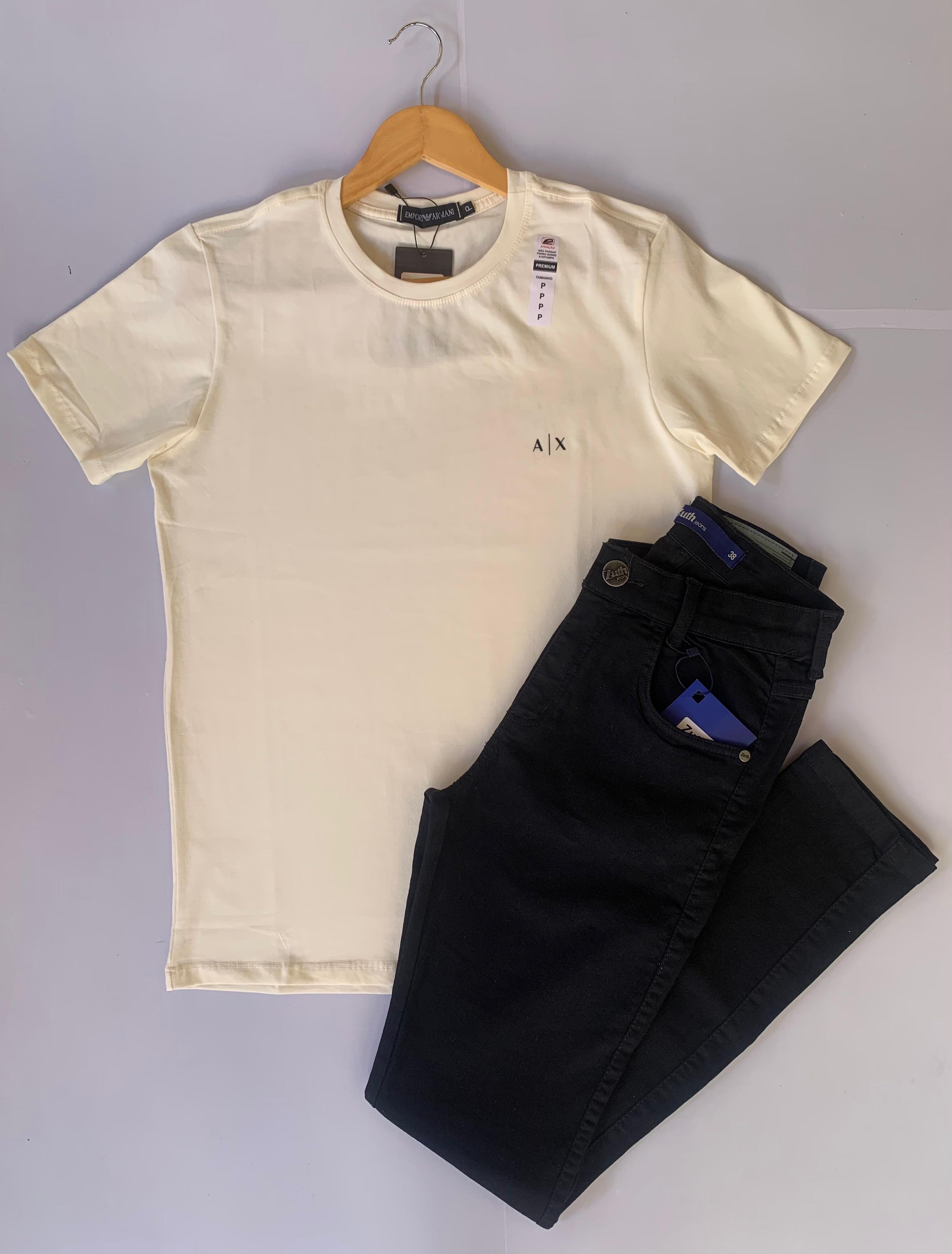 Kit - Calça preta - Tamanho: 38 + Camisa básica beje - Tamanho: M