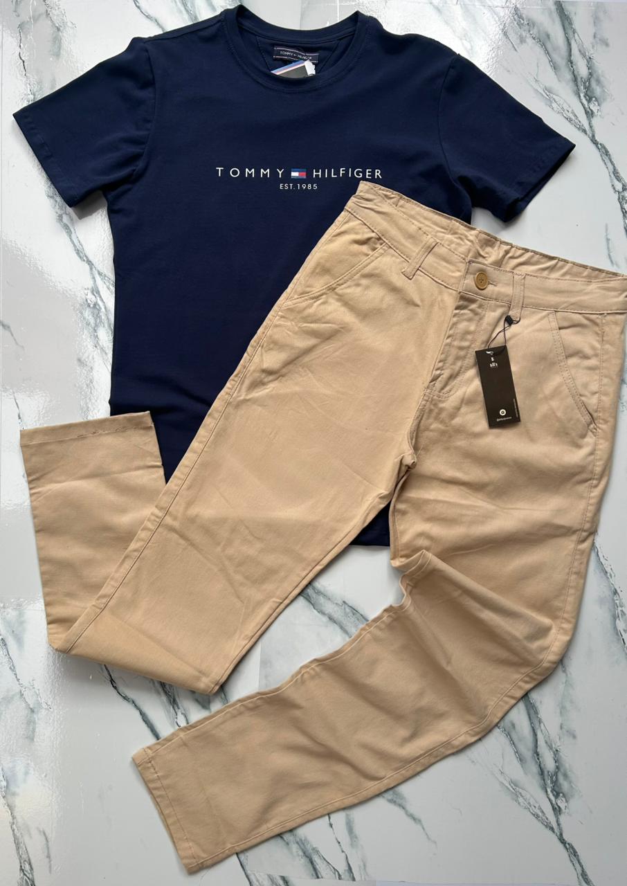 Kit - Calça beje - Tamanho: 40 + Camisa básica azul - Tamanho: P