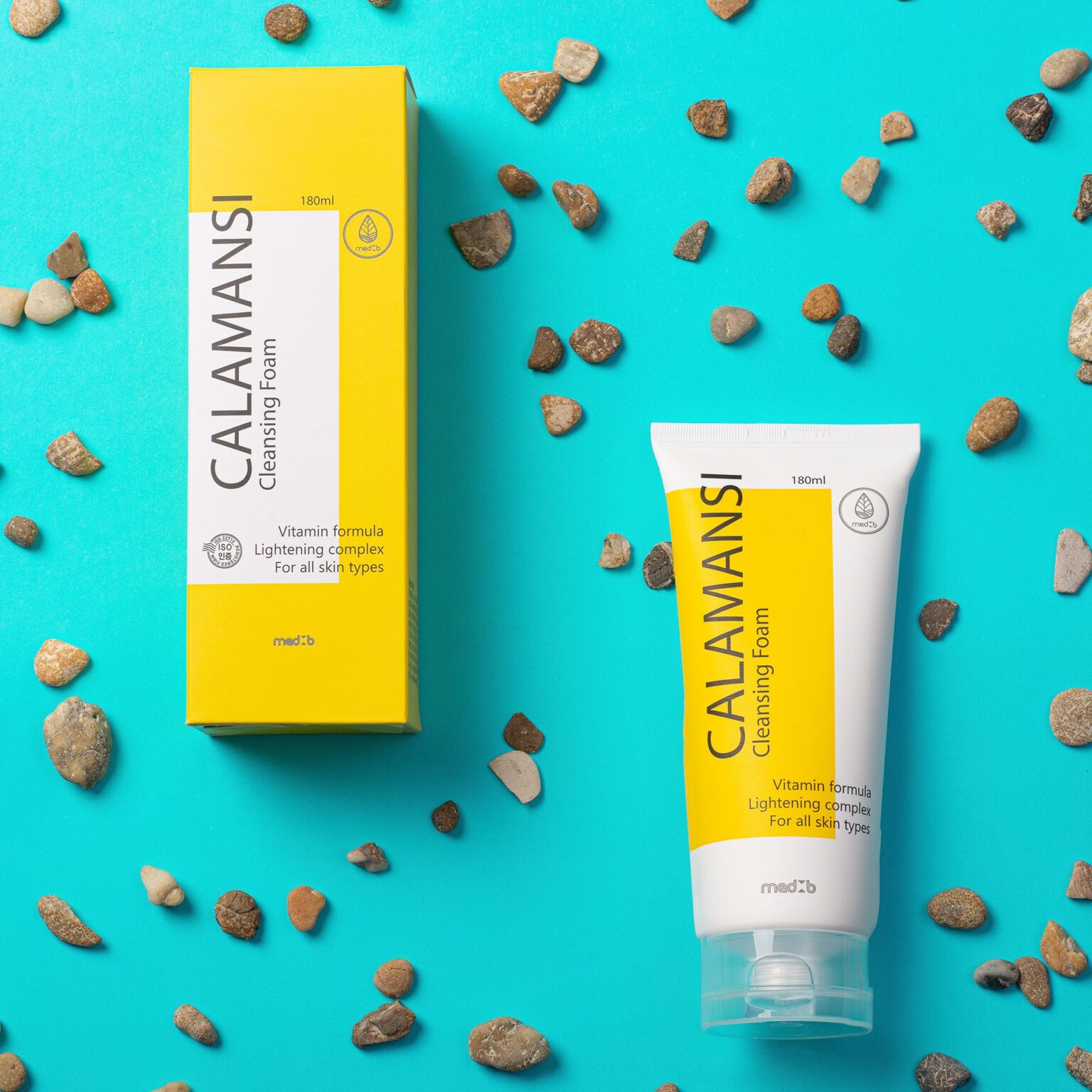 MedB kreminis putojantis prausiklis su kalamondinais, 180ml