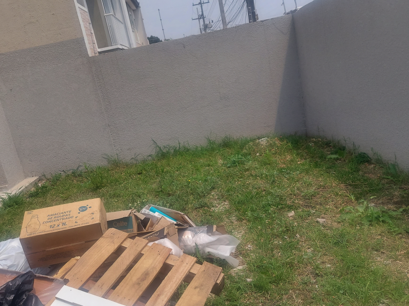 Encante-se com este sobrado de 105,53 m², no Uberaba, 3 dormitórios (1 suíte), terraço gourmet e 2 vagas. - otima localização.